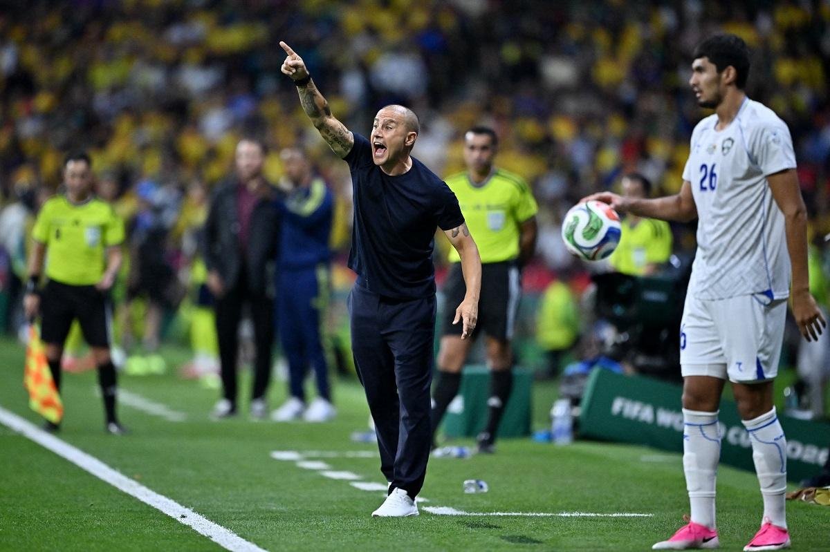 Fabio Cannavaro elogiou o grupo, mesmo com a derrota, mas prometeu trabalhar para que sele&ccedil;&atilde;o do Uzbequist&atilde;o n&atilde;o volte a falhar