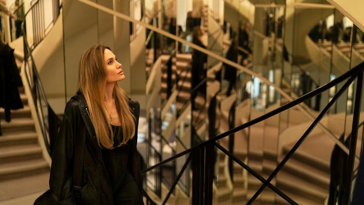 Angelina Jolie atua no filme 'Vidas Entrela&ccedil;adas'
