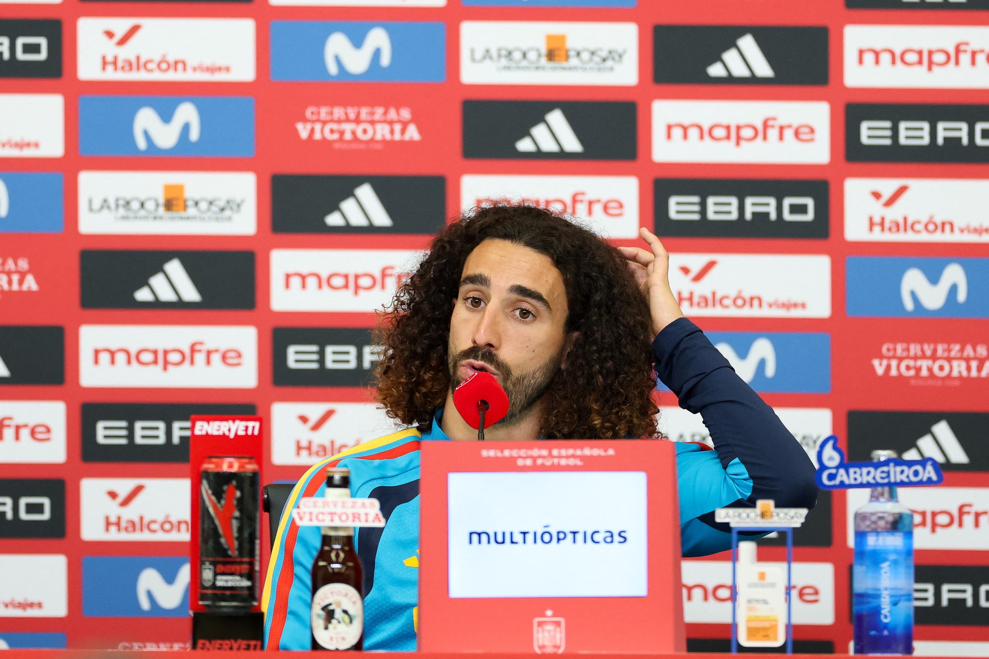 Cucurella destacou que "nenhum jogo est&aacute; sendo f&aacute;cil" neste Mundial