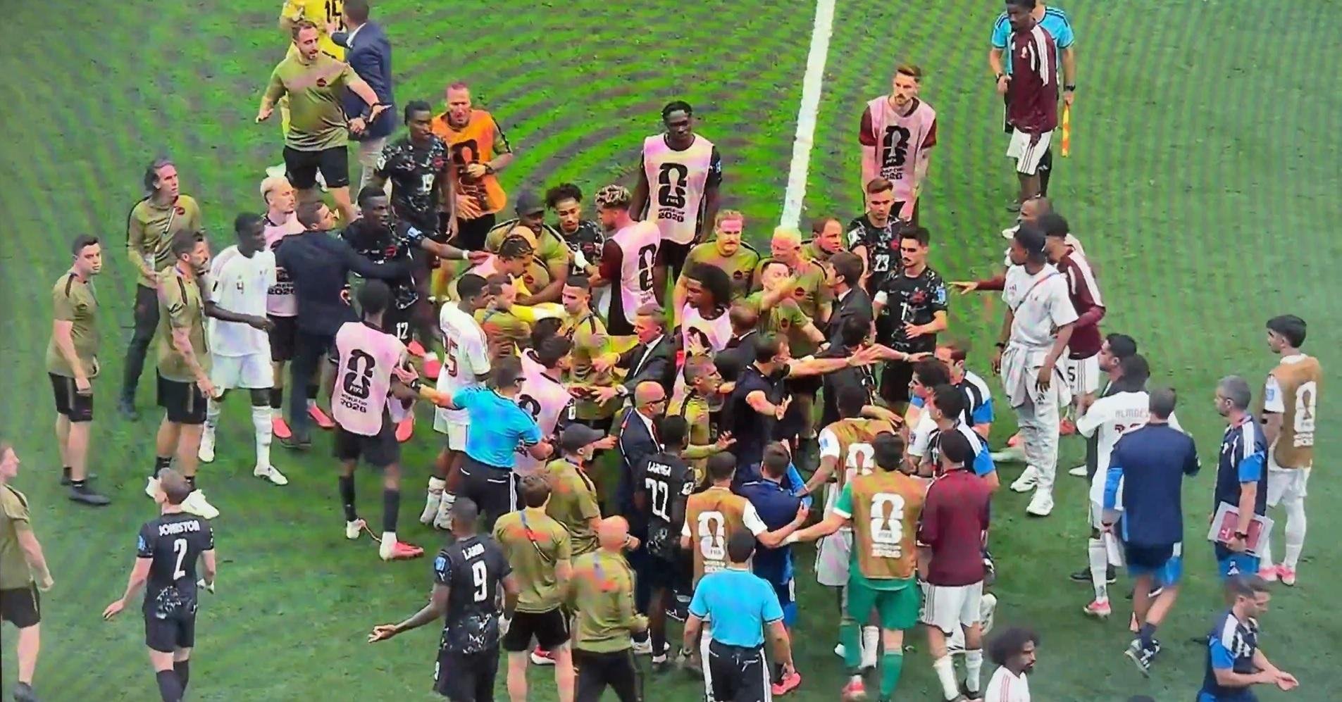 Fifa mostrou rapidamente a confus&atilde;o entre jogadores do Canad&aacute; e Catar ap&oacute;s a goleada dos donos da casa por 6 a 0