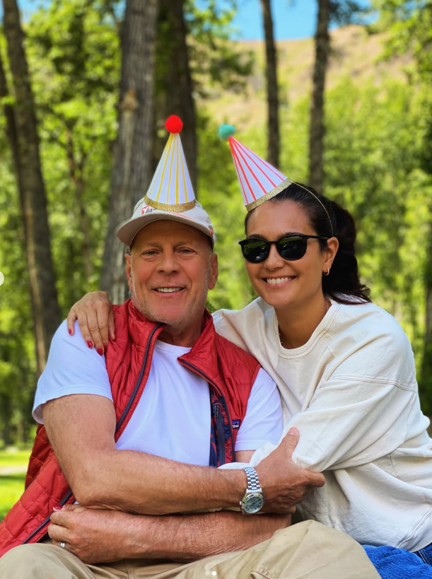 Emma compartilhou nas redes sociais uma homenagem emocionante ao marido, Bruce Willis