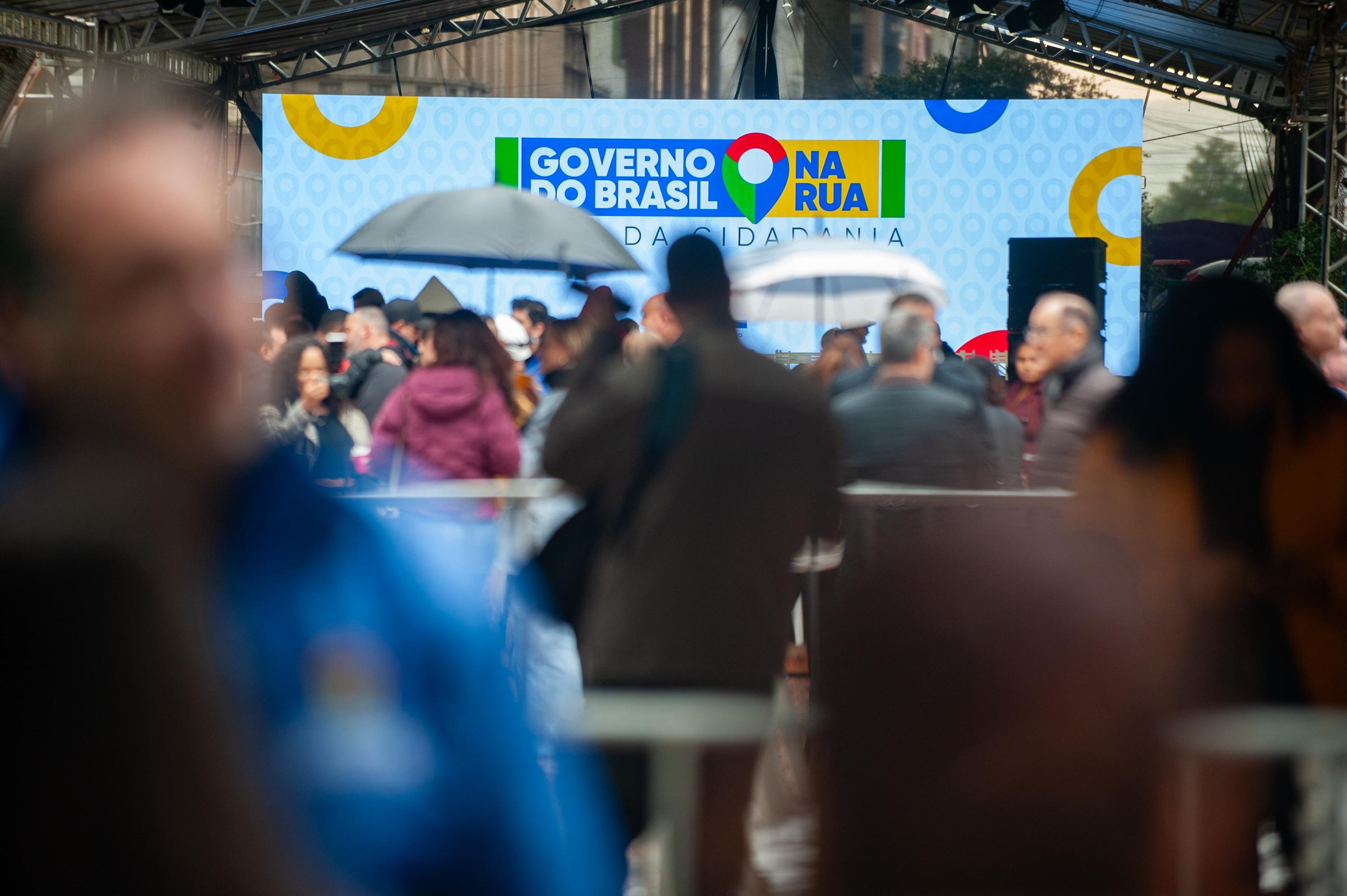 Governo do Brasil na Rua realizou 497 atendimentos na Pra&ccedil;a da Alf&acirc;ndega