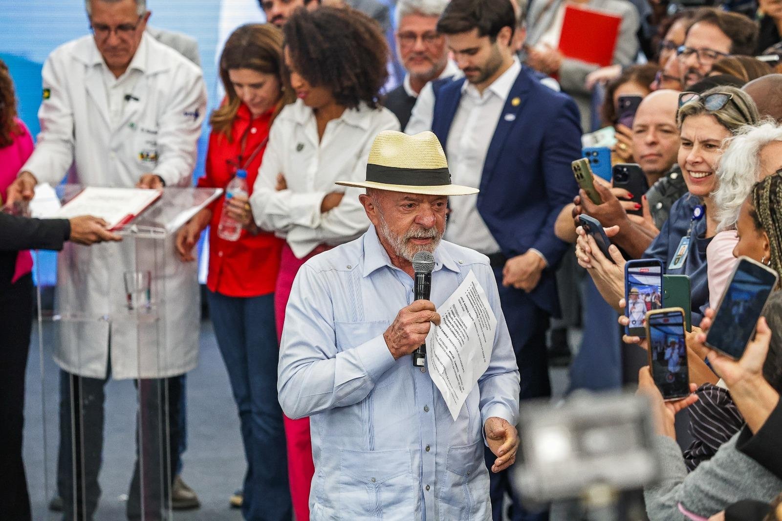 Presidente preferiu n&atilde;o comentar caso envolvendo l&iacute;der do governo