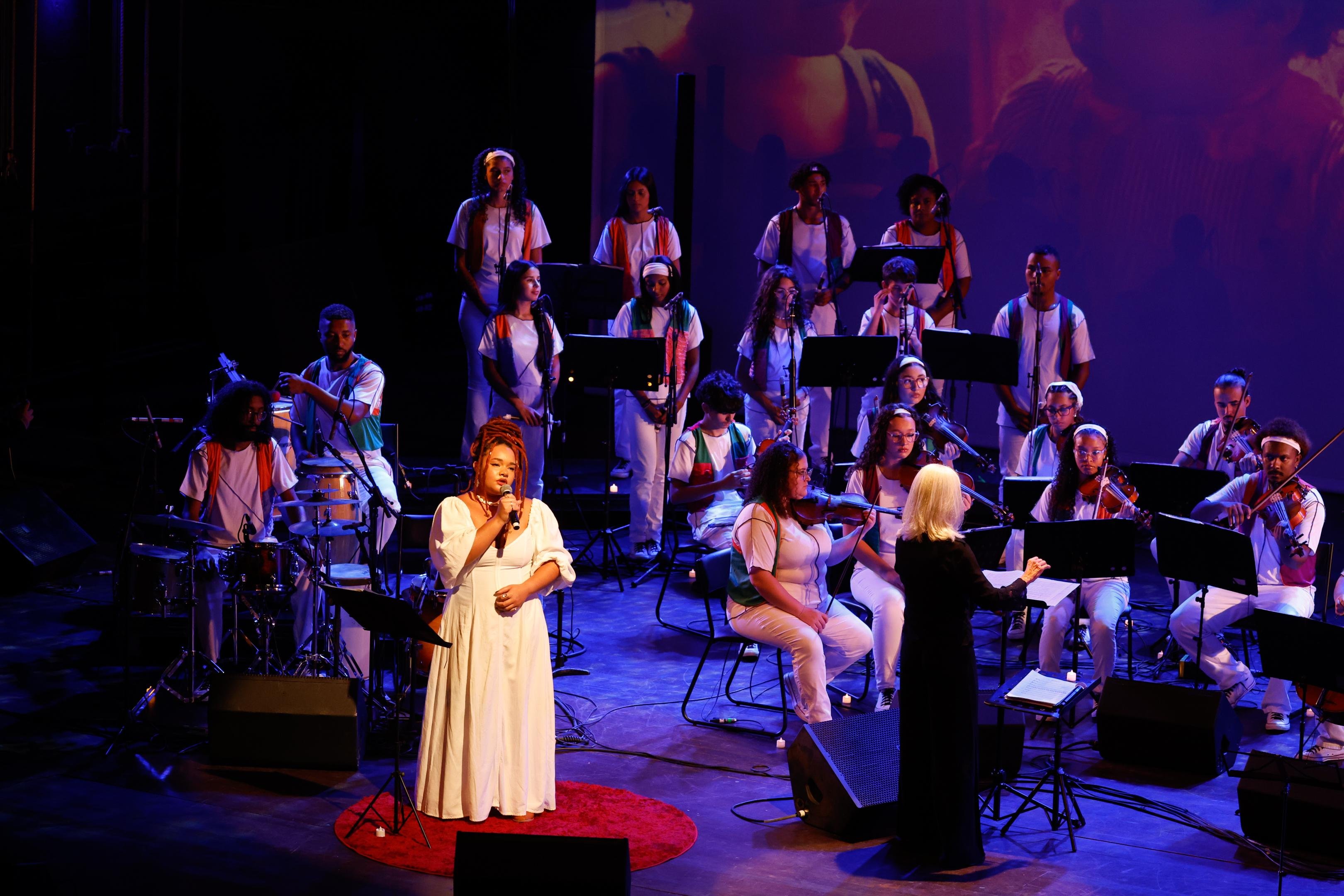 Orquestra Villa-Lobos durante apresenta&ccedil;&atilde;o