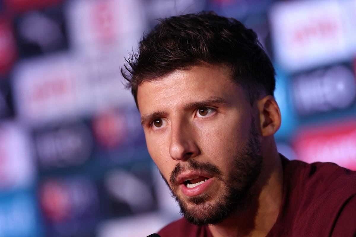 Atleta minimizou coment&aacute;rios sobre suposta divis&atilde;o entre quem estaria ou n&atilde;o a favor de CR7
