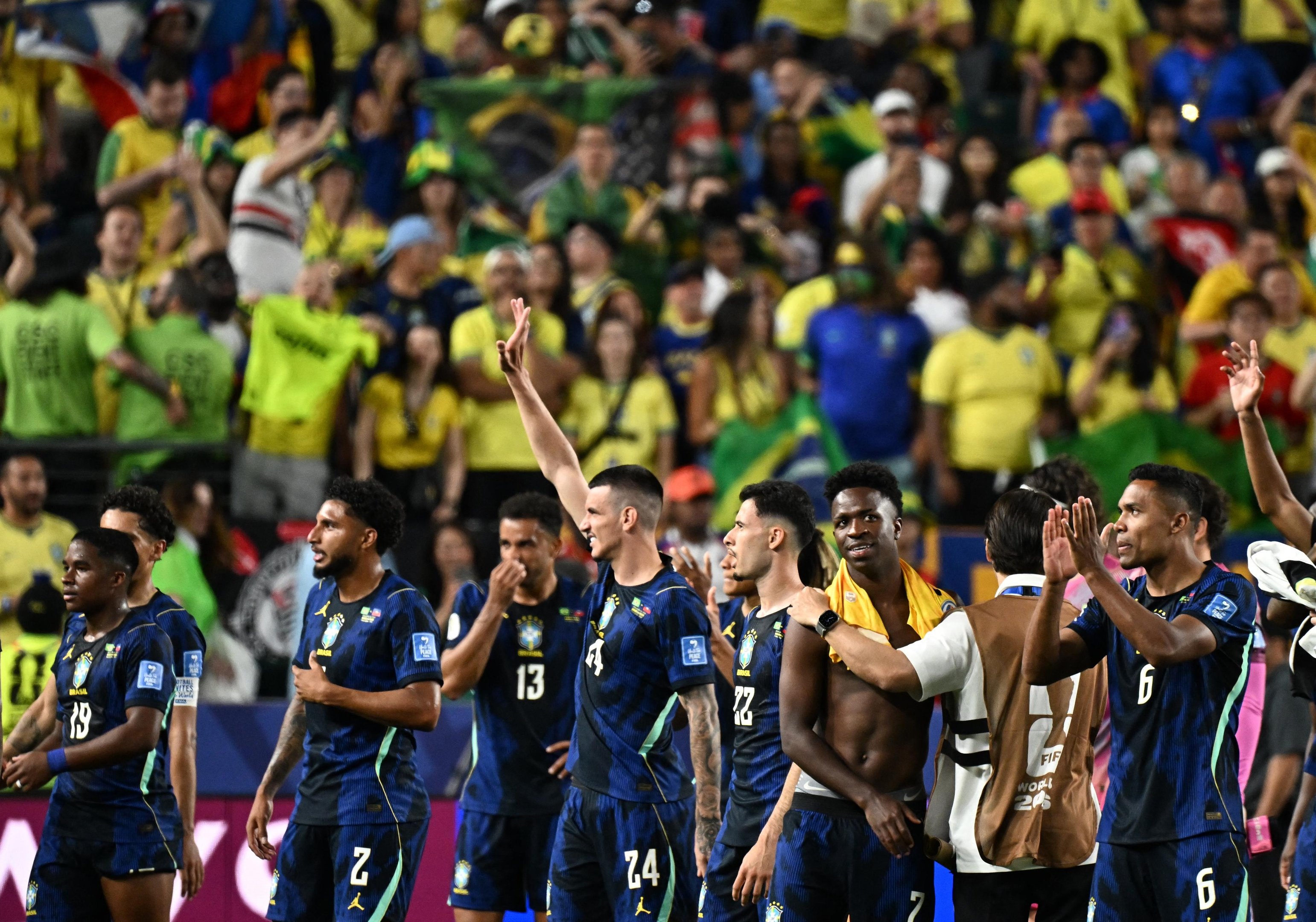 Brasil goleou o Haiti por 3 a 0