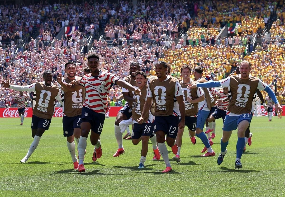 Ap&oacute;s o jogo, atletas falaram sobre valor da equipe e uni&atilde;o do grupo