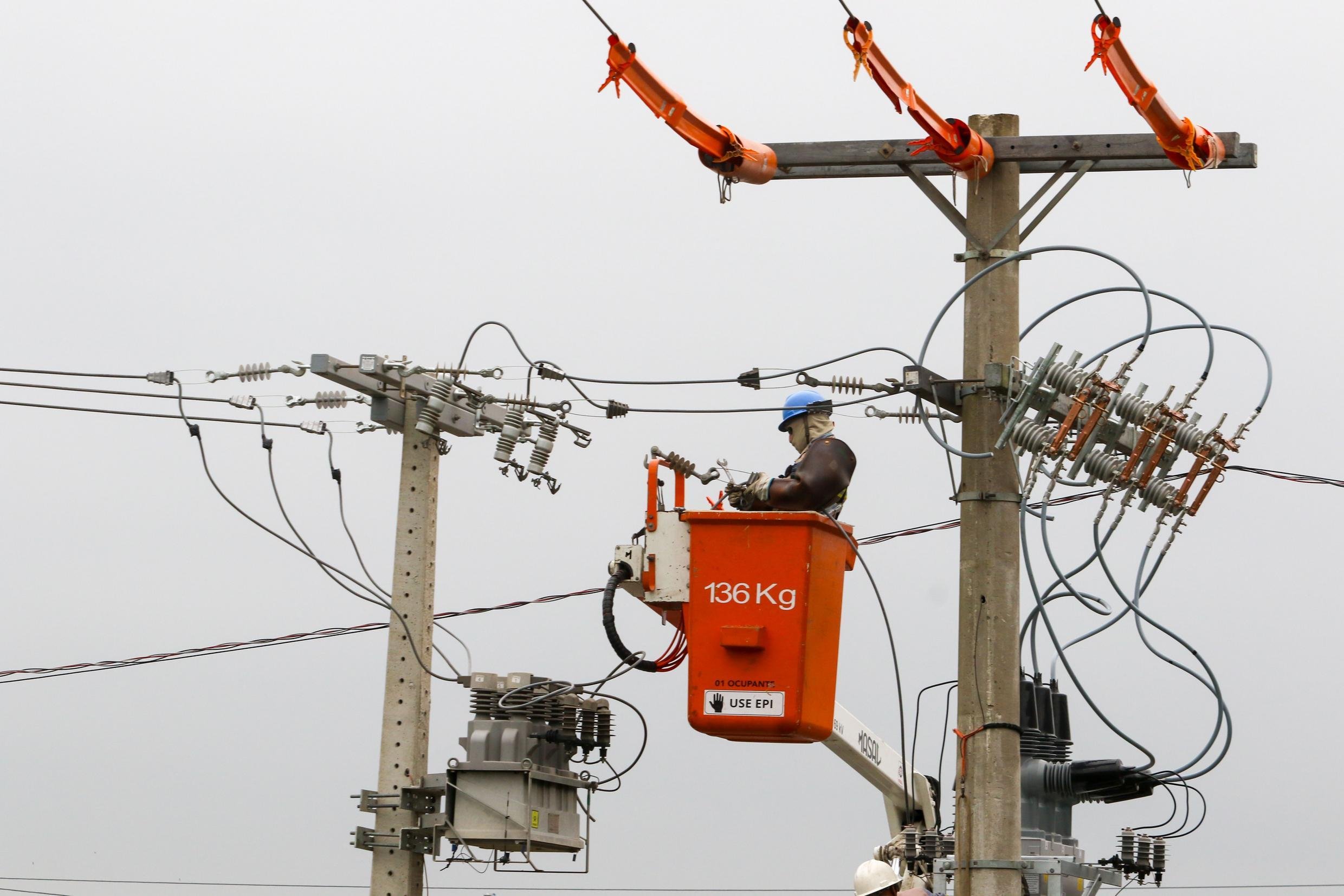 Casas de bombas dos bairros Sarandi e Anchieta est&atilde;o sendo ligadas &agrave; rede de energia que atender&aacute; exclusivamente as estruturas operadas pelo Dmae