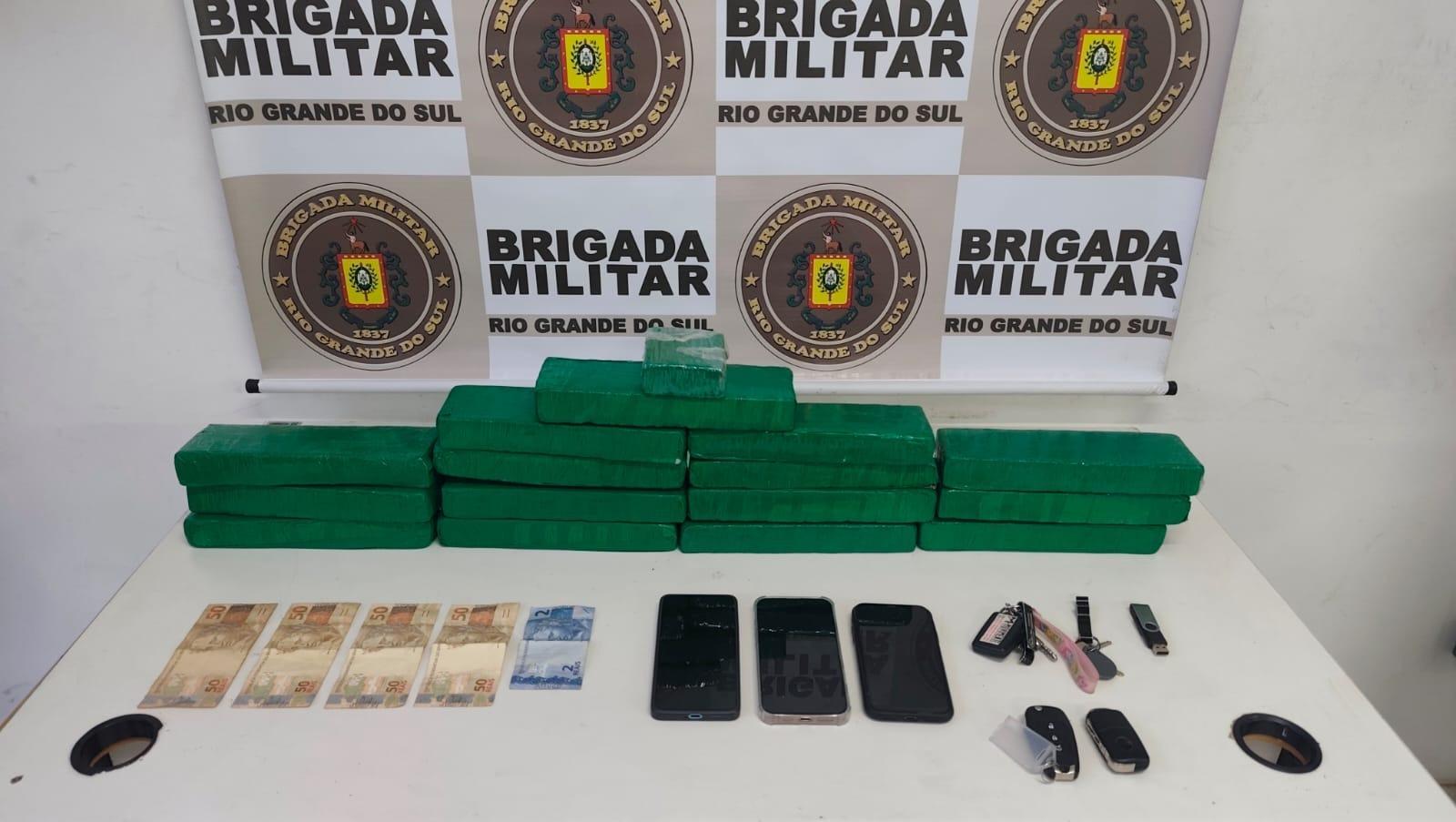 Drogas foram apreendidas pela BM durante a a&ccedil;&atilde;o