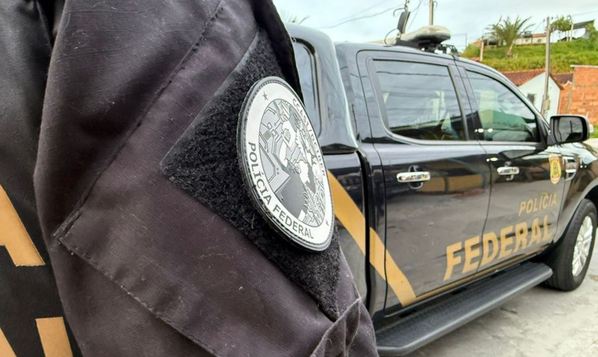 Dois dos investigados, um deles uma mulher, foram localizados no Suriname, em a&ccedil;&atilde;o de coopera&ccedil;&atilde;o internacional