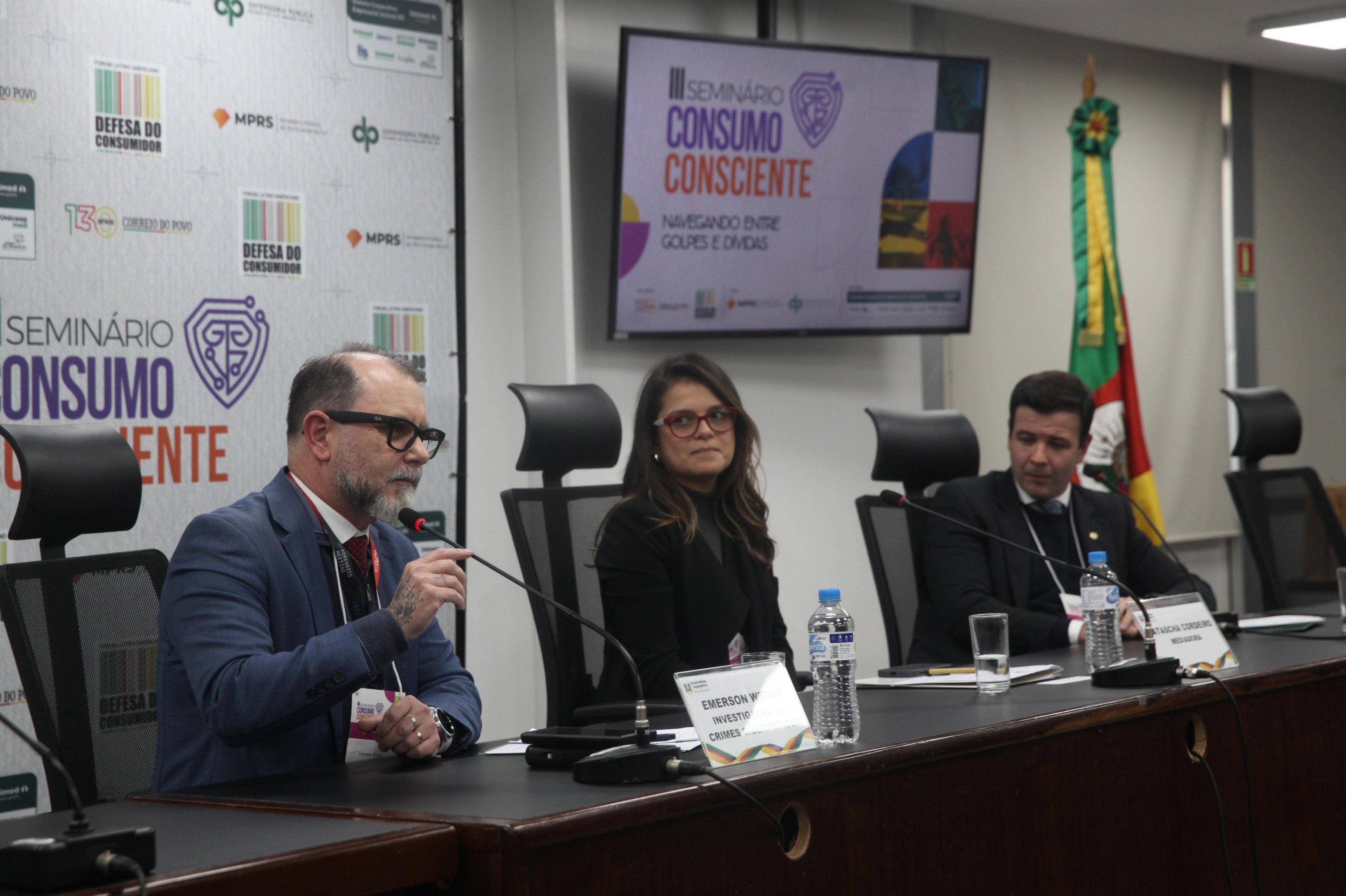 Semin&aacute;rio ocorreu no Plenarinho da Assembleia Legislativa do RS