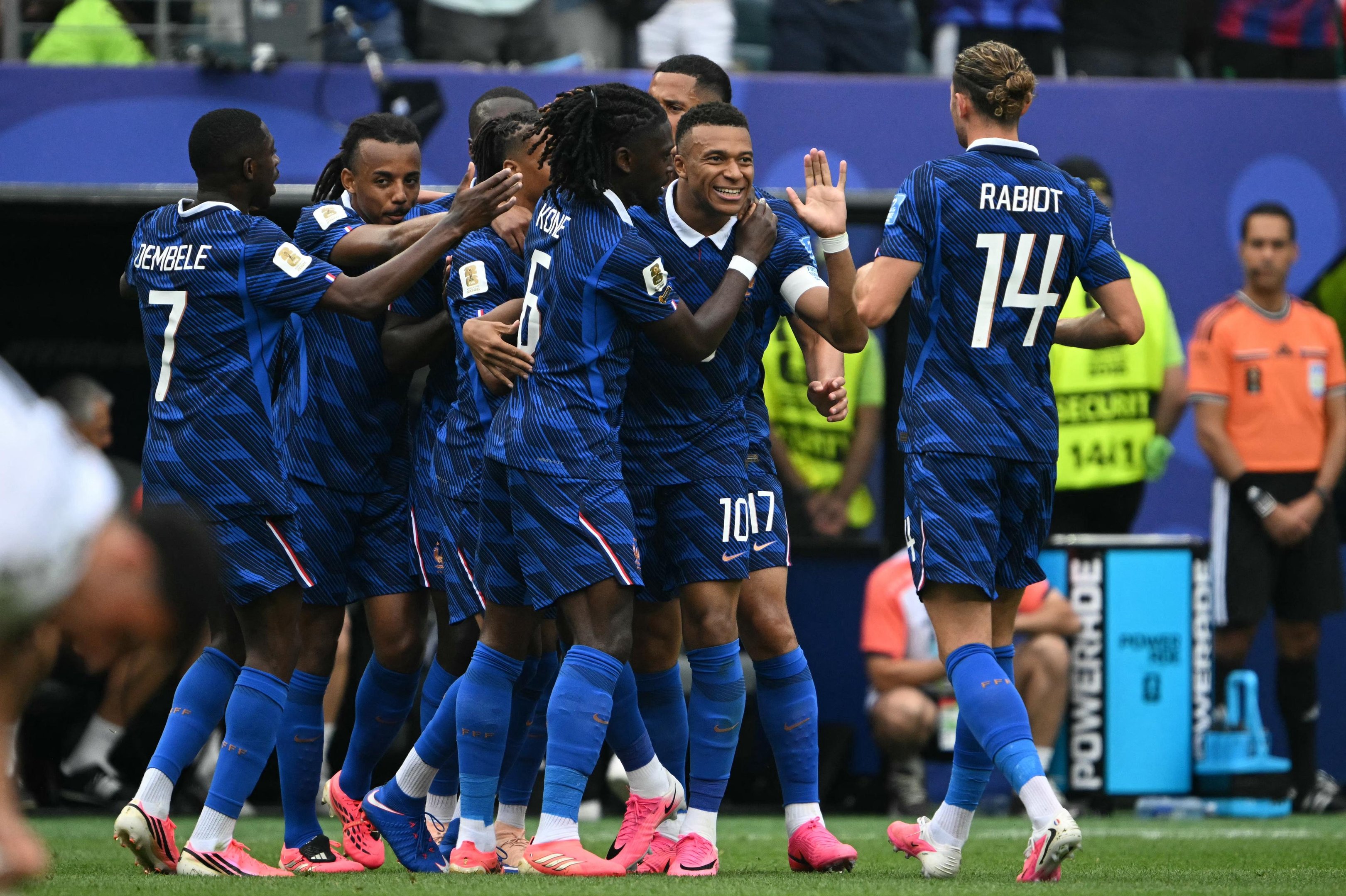Kylian Mbappe e seus companheiros venceram as duas primeiras partidas da Copa do Mundo e est&atilde;o classfificados, por&eacute;m, precisam empatar com a Noruega para terminar em primeiro do grupo I