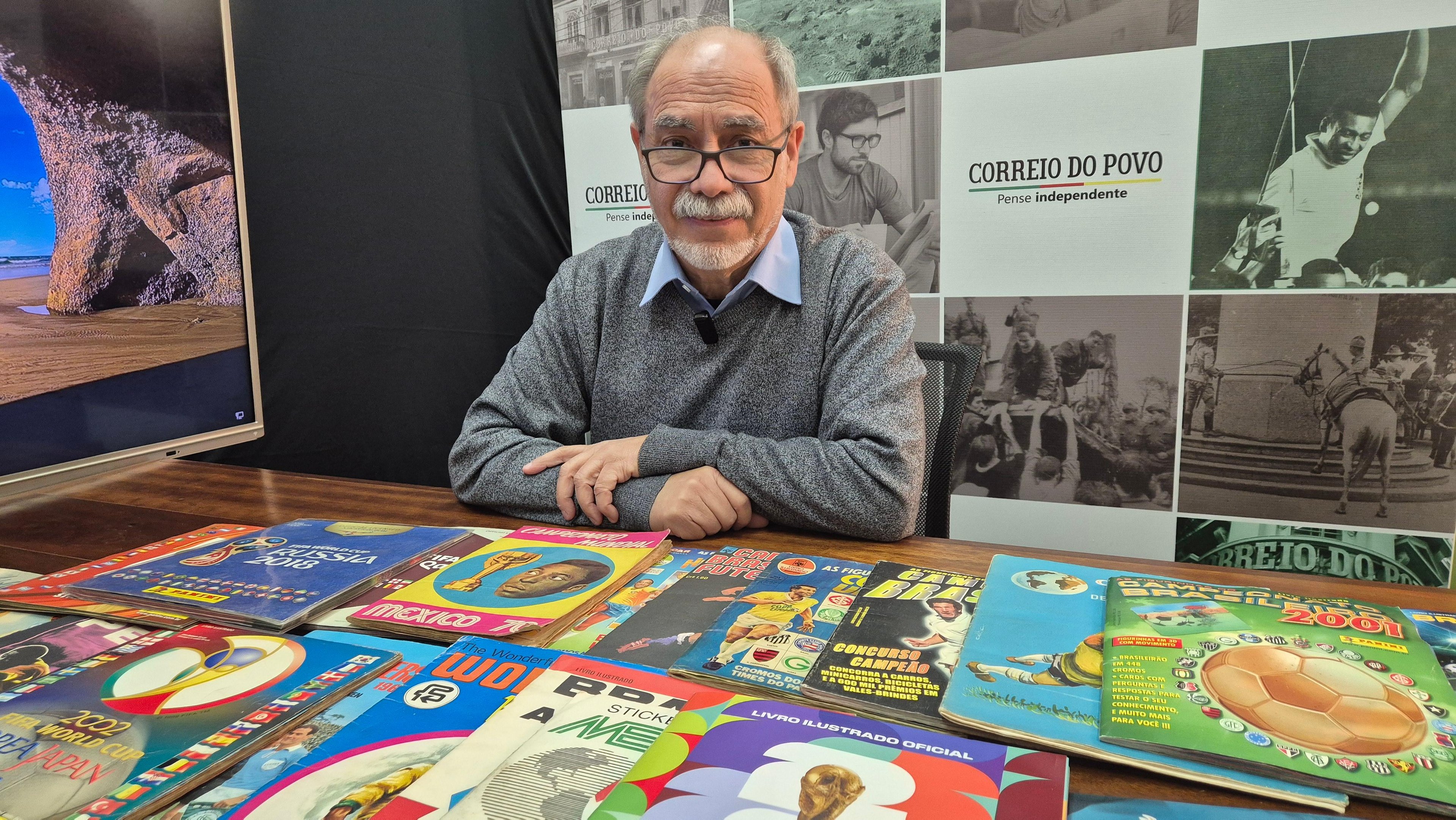 Engenheiro Civil coleciona &aacute;lbuns de figurinhas desde de 1966
