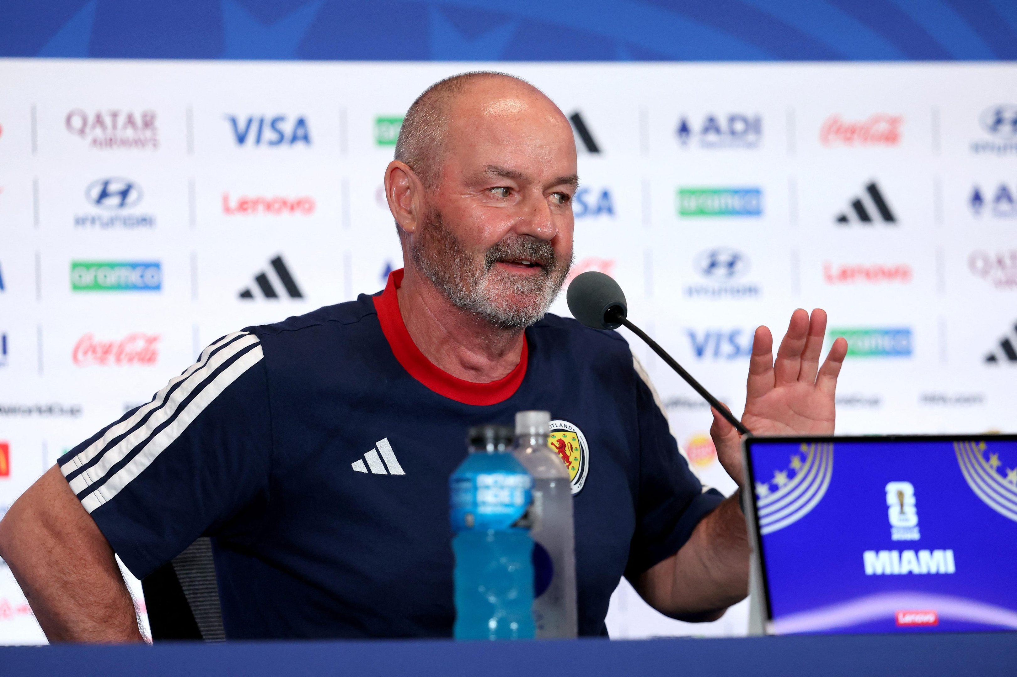 Clarke destacou a qualidade de seus advers&aacute;rios