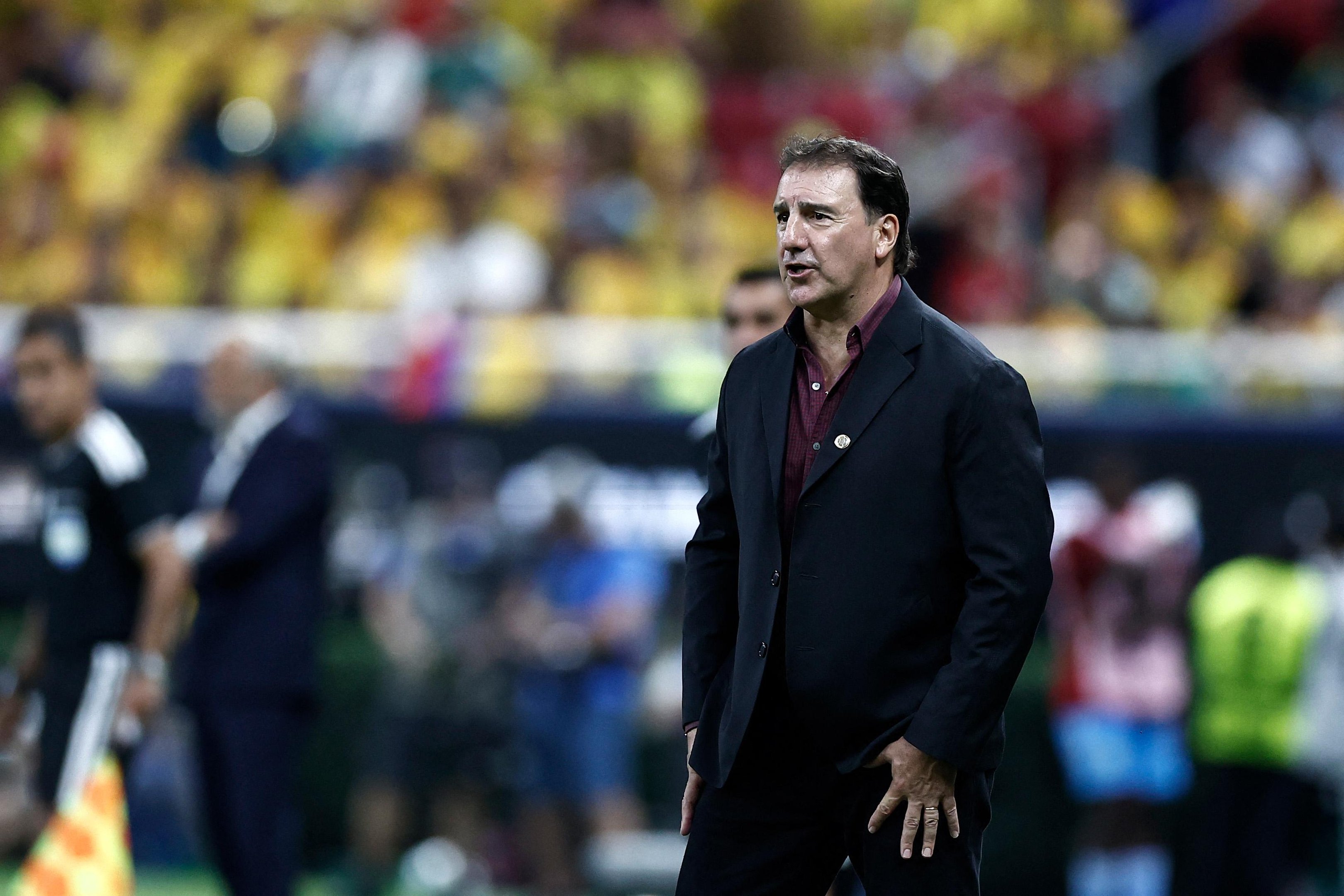 Apesar de acreditar que a Col&ocirc;mbia deveria vencer com mais gols, o t&eacute;cnico argentino N&eacute;stor Lorenzo rasgou elogios para seus comandados
