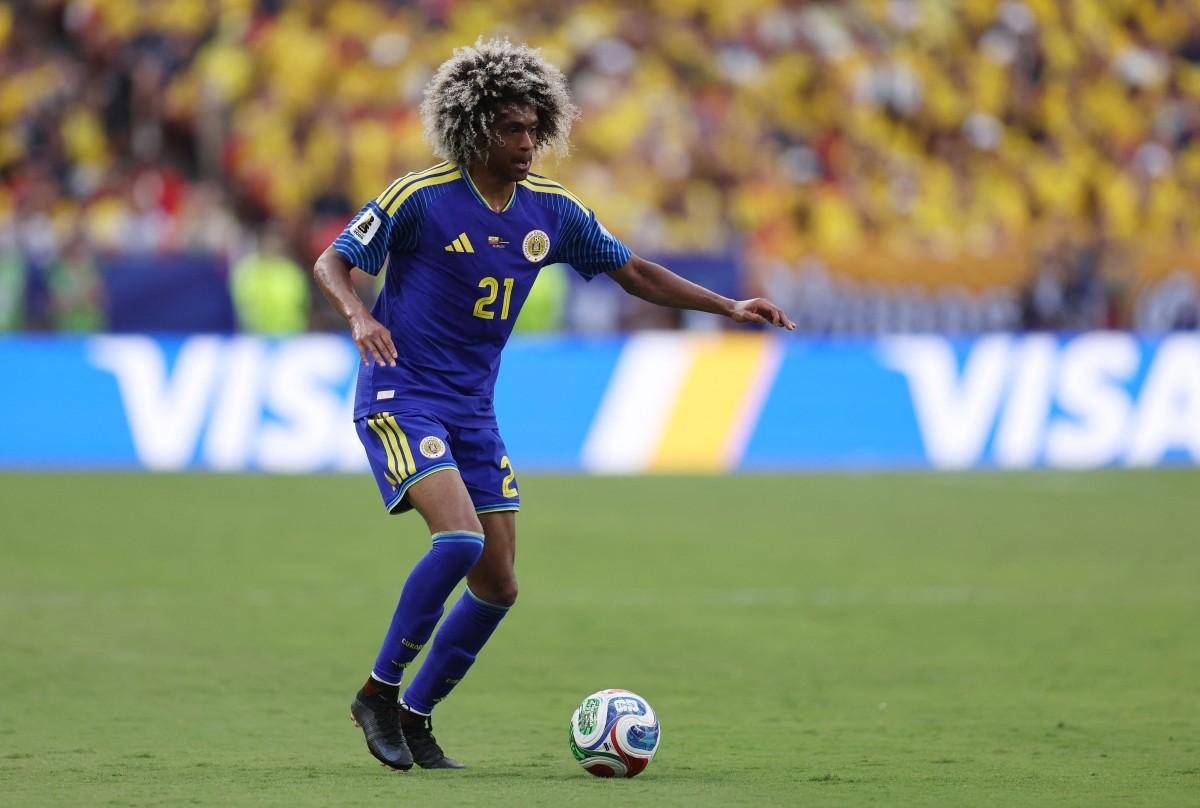 Cura&ccedil;ao pode fazer hist&oacute;ria se avan&ccedil;ar de fase na Copa