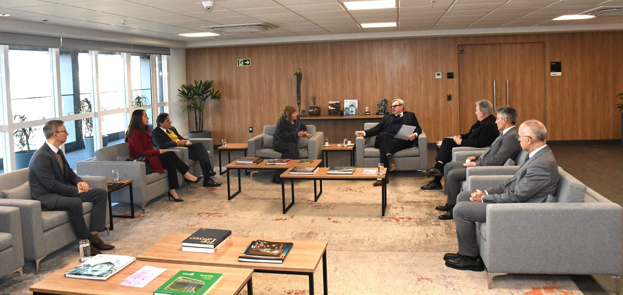 Reuni&atilde;o ocorreu na tarde de quarta-feira e contou com membros do TRE e TJRS