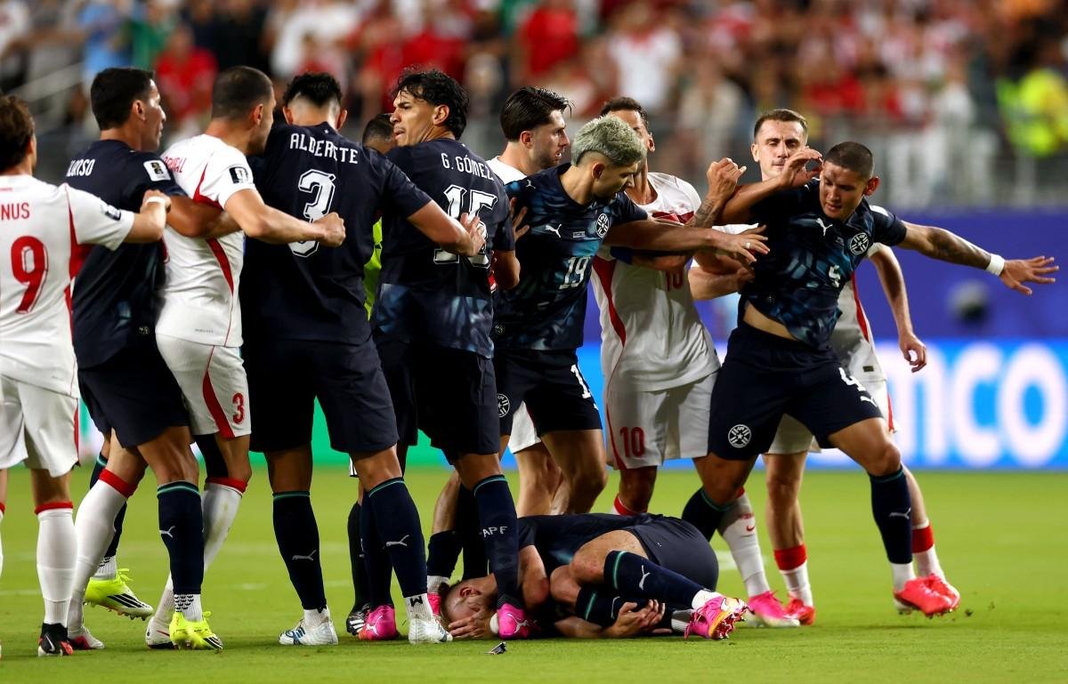 Contra a Turquia, Paraguai resistiu mesmo com um jogador expulso