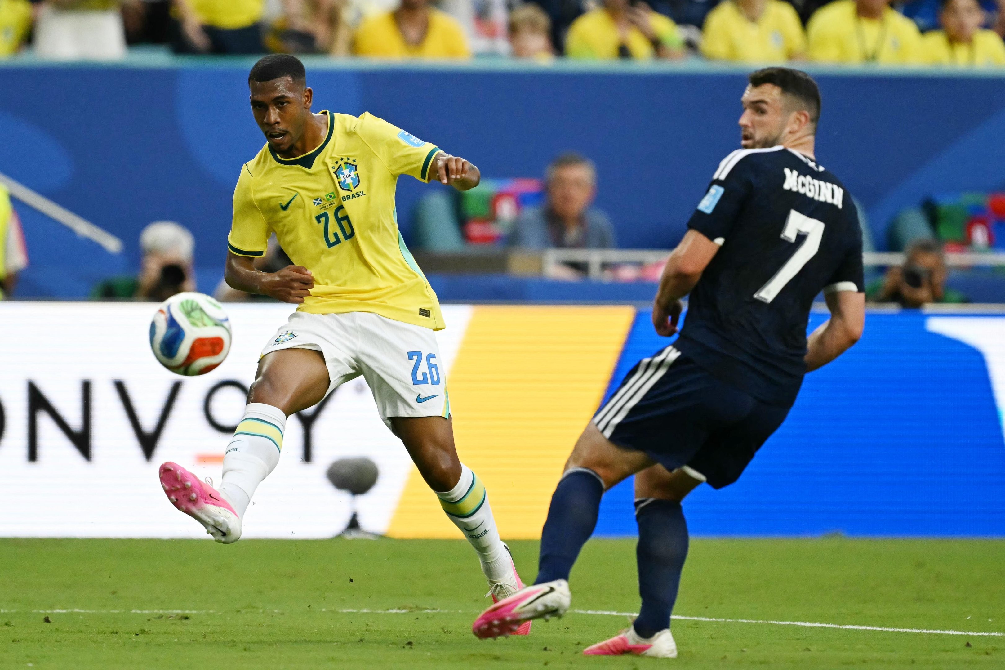 Rayan substituiu Raphinha com qualidade no ataque da Sele&ccedil;&atilde;o Brasileira e teve participa&ccedil;&atilde;o importante