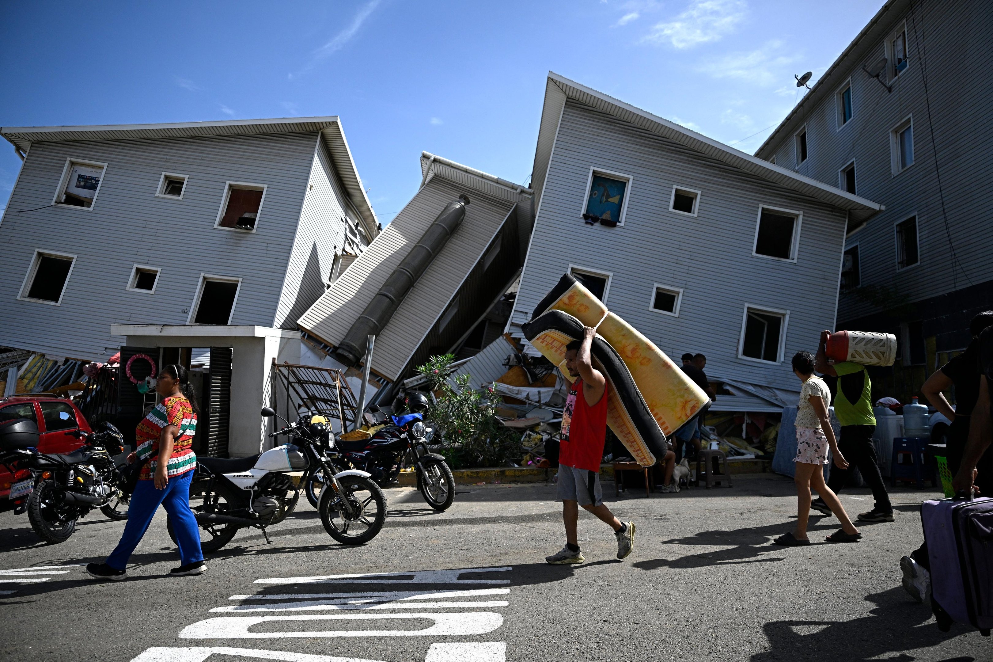Centenas de pessoas tiveram que sair de suas casas