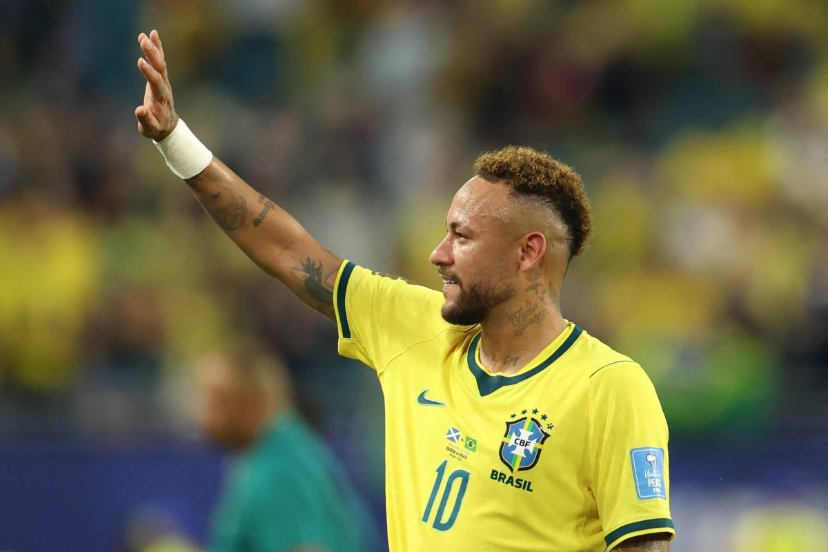 Neymar esteve a servi&ccedil;o da Sele&ccedil;&atilde;o Brasileira durante a Copa