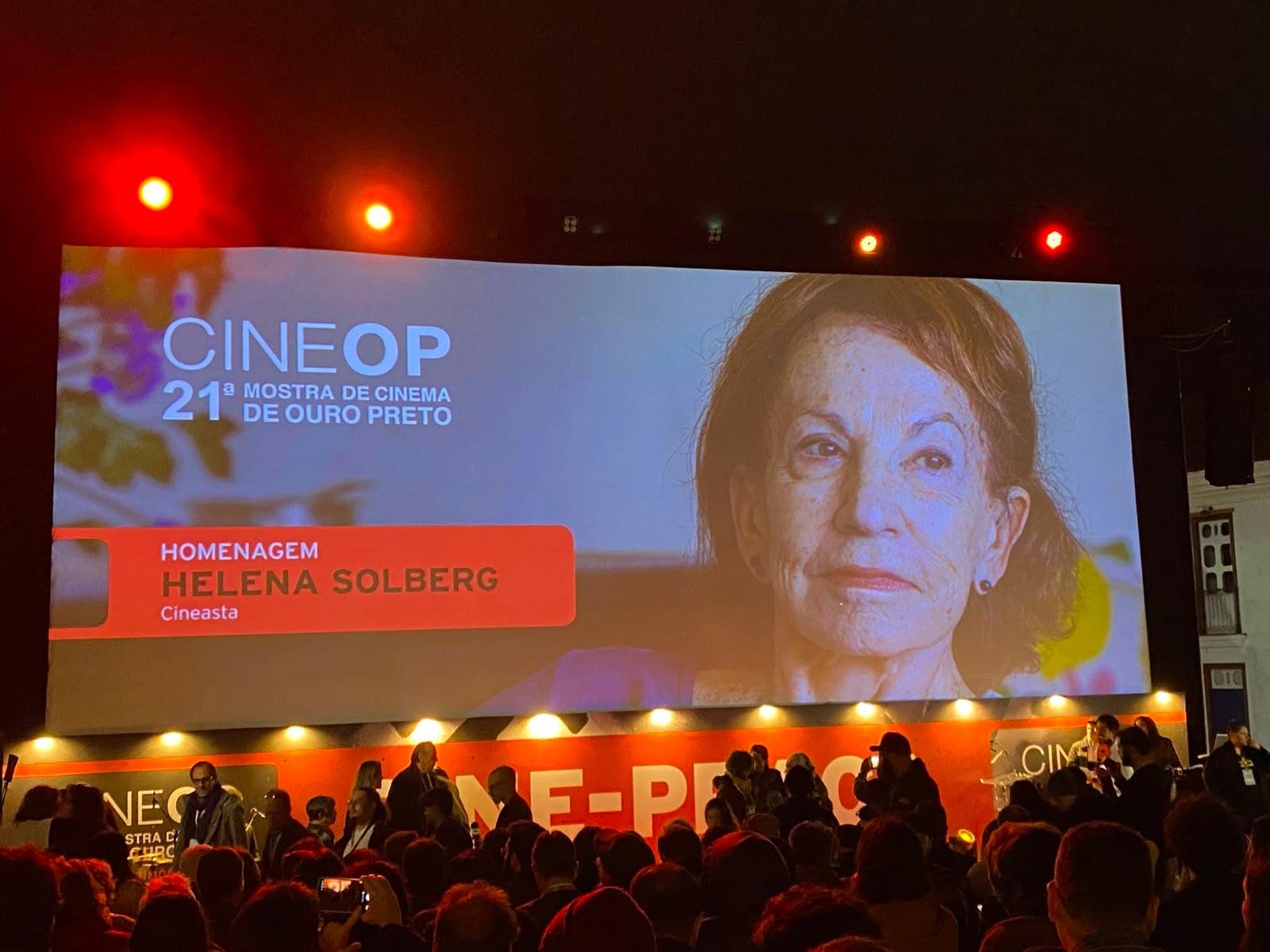 Evento segue at&eacute; a pr&oacute;xima ter&ccedil;a feira, reunindo 135 filmes de 18 estados brasileiros e seis pa&iacute;ses
