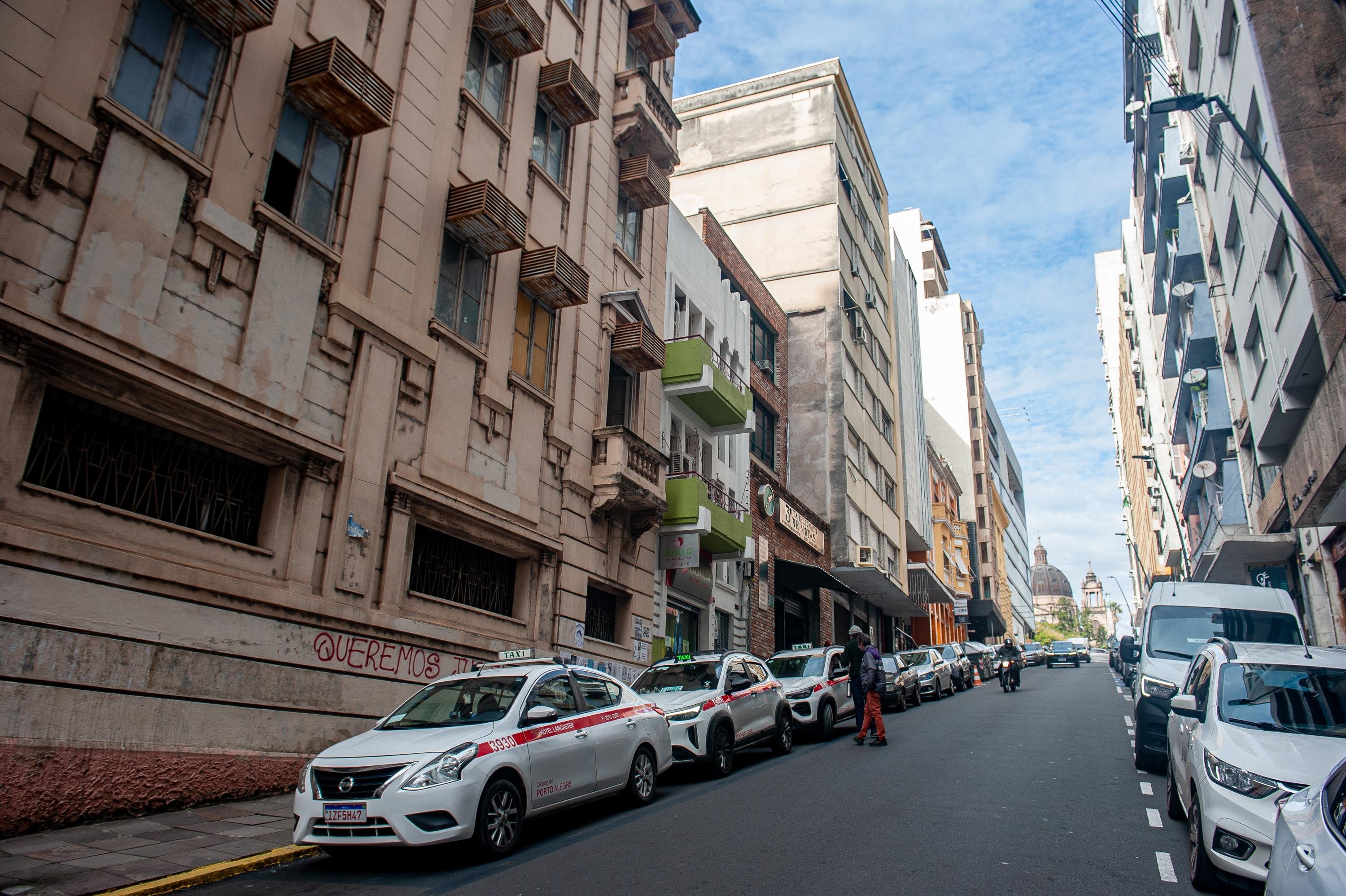 A Rua General C&acirc;mara, conhecida como Rua da Ladeira, vai ganhar nova sinaliza&ccedil;&atilde;o e alargamento das cal&ccedil;adas