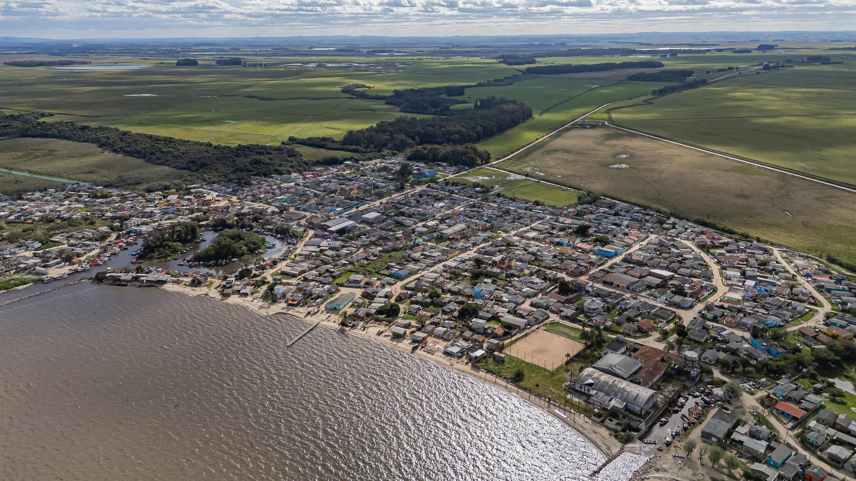 Pelo projeto da prefeitura, a estrada ser&aacute; constru&iacute;da paralela a j&aacute; existente e tem pouco mais de cinco quil&ocirc;metros de extens&atilde;o e uma cota de oito metros de altura