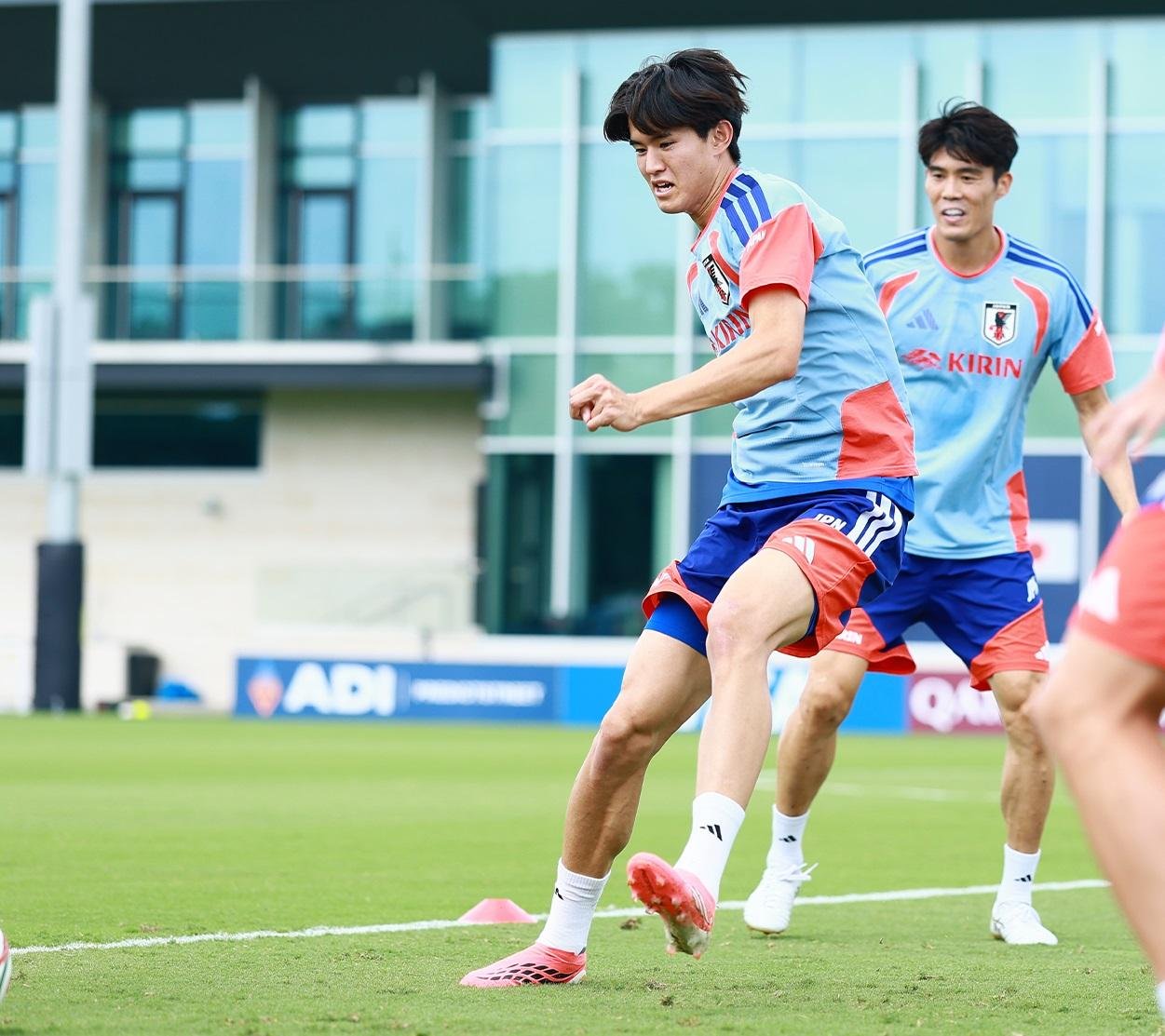 Sele&ccedil;&atilde;o do Jap&atilde;o treinou neste s&aacute;bado se preparando para o confronto contra o Brasil