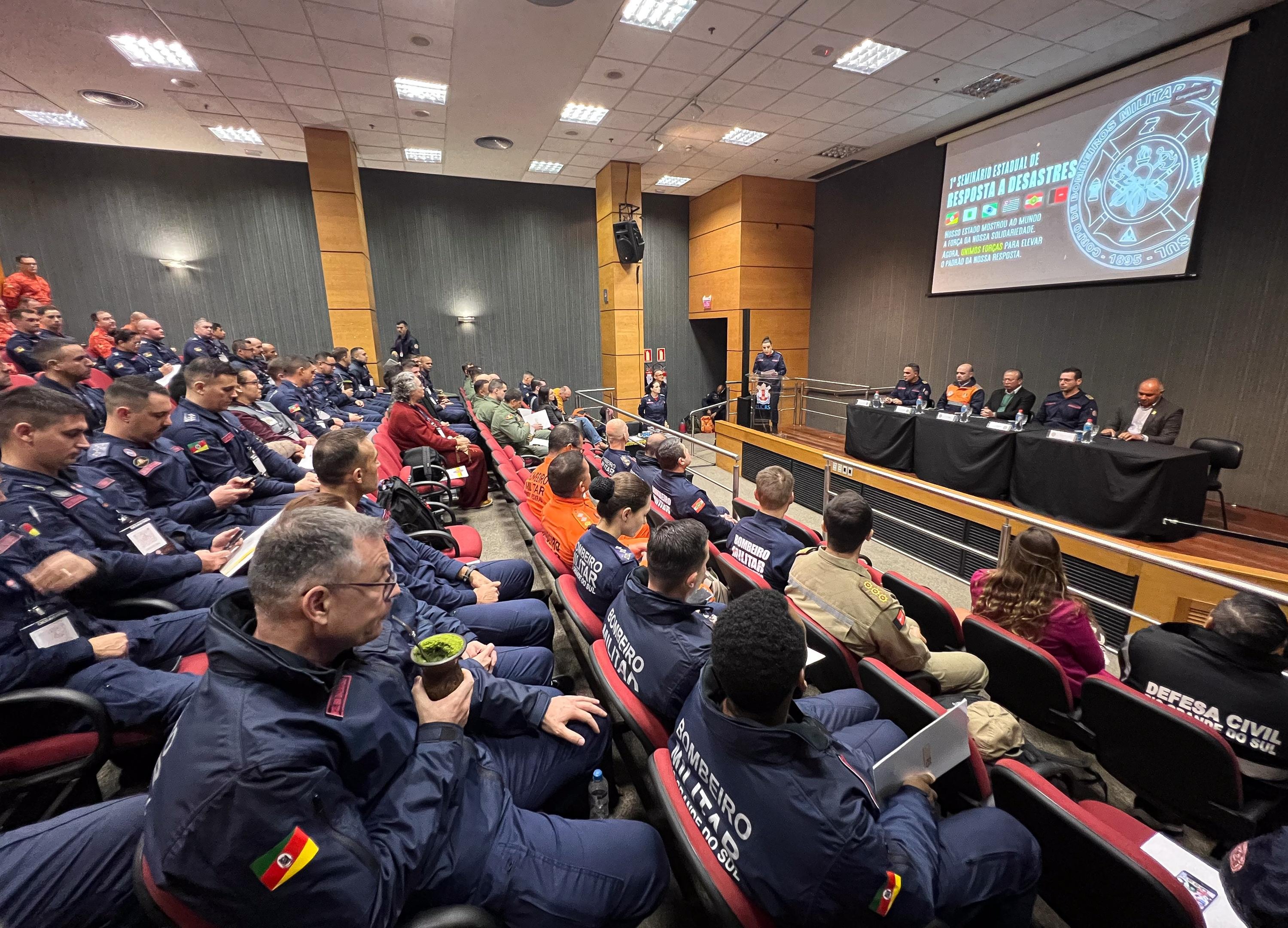 Abertura do 1&ordm; Semin&aacute;rio Estadual de Resposta a Desastres, promovido pelo Corpo de Bombeiros Militar do RS no Pr&eacute;dio 50 da PUCRS