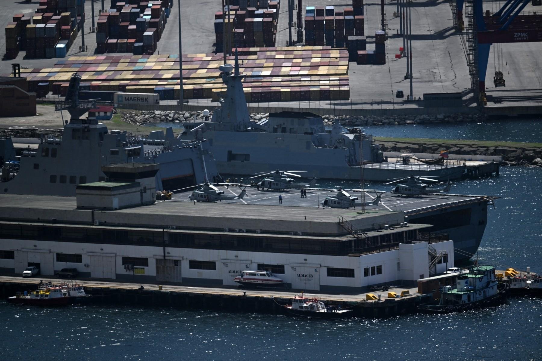 Marines operam com helic&oacute;pteros em La Guaira