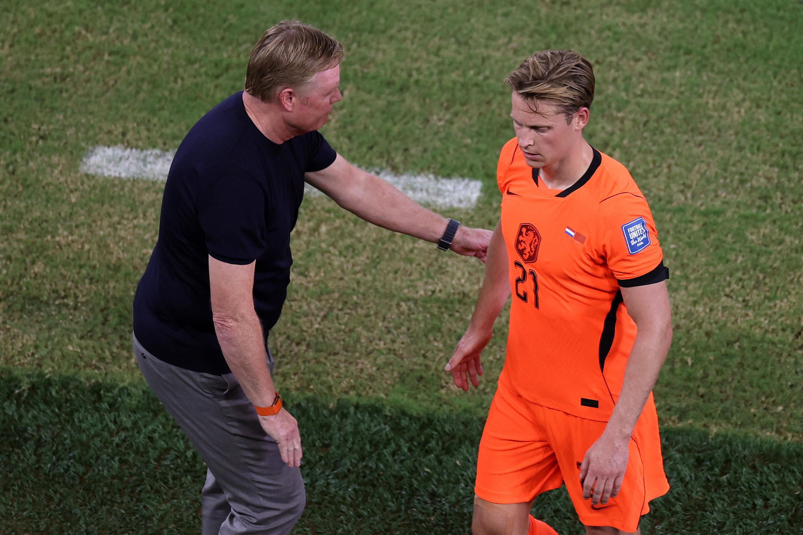 T&eacute;cnico Ronald Koeman foi apontado pela imprensa holandesas como um dos principais culpados pela desclassifica&ccedil;&atilde;o da Holanda da Copa do Mundo
