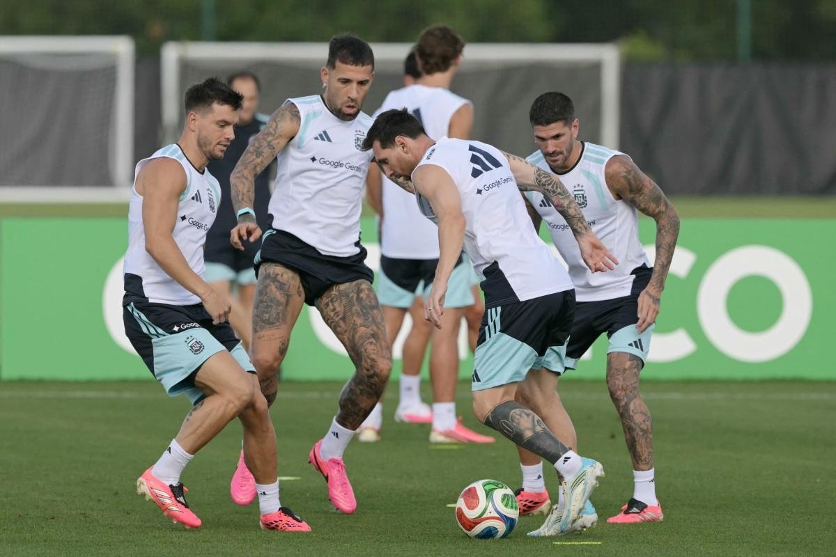 Messi e seus companheiros de equipe voltaram a campo nesta segunda, logo ap&oacute;s a emiss&atilde;o de um alerta de calor para Kansas City