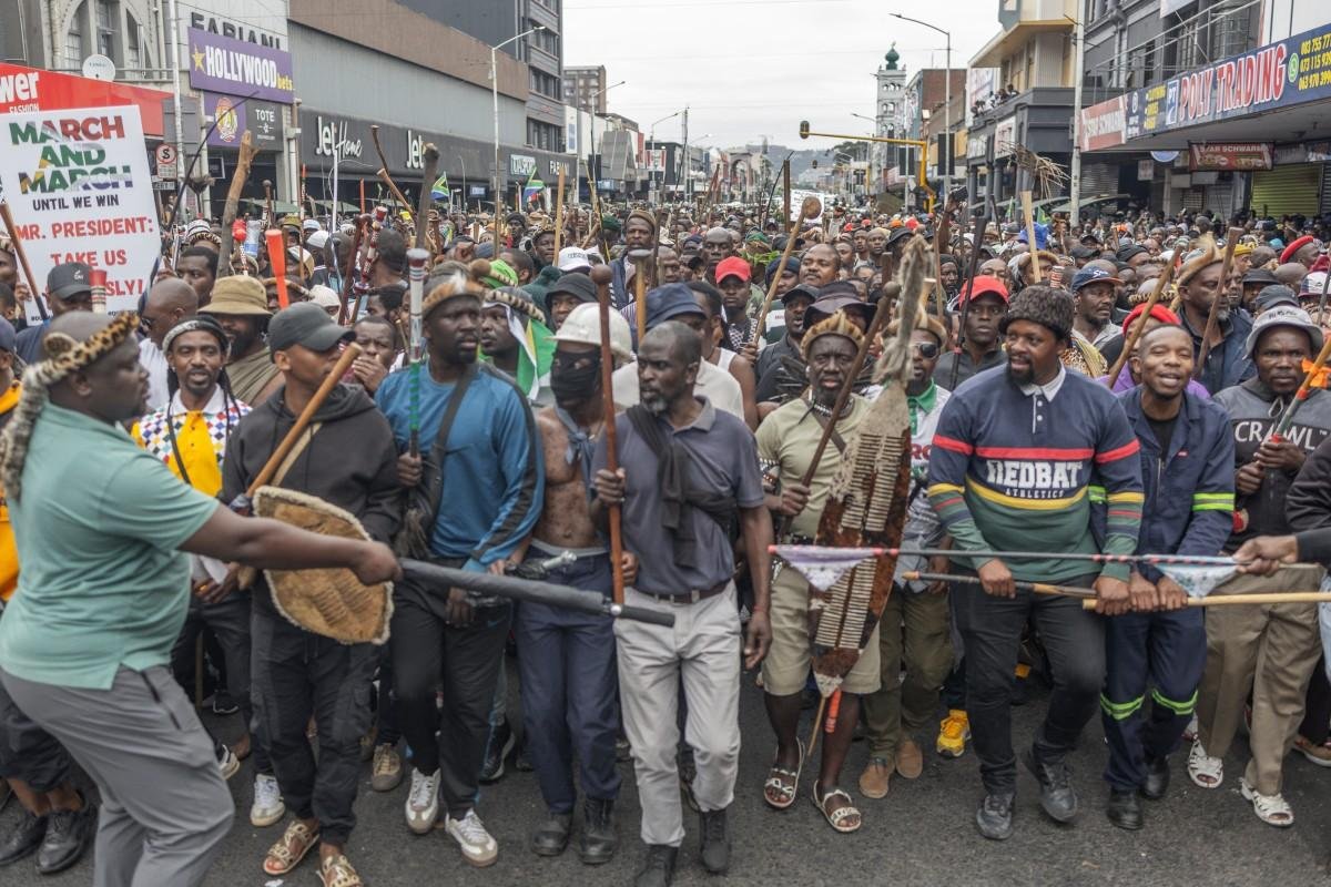 Milhares de sul-africanos pedem expuls&atilde;o de migrantes sem documentos