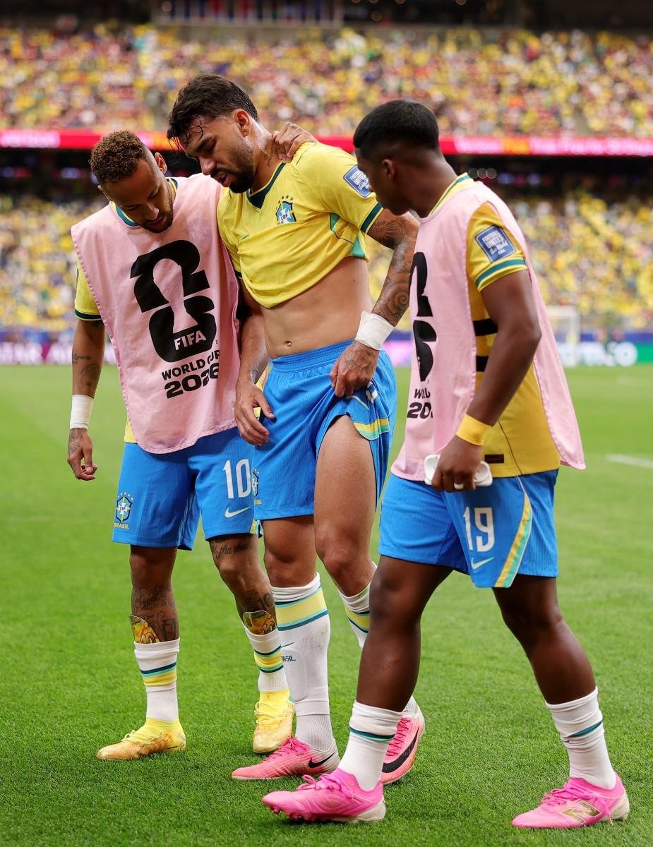 Paquet&aacute; sentiu les&atilde;o na coxa