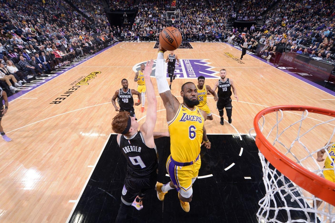 O ala "King James" se despede do Los Angeles Lakers aos 41 anos de idade