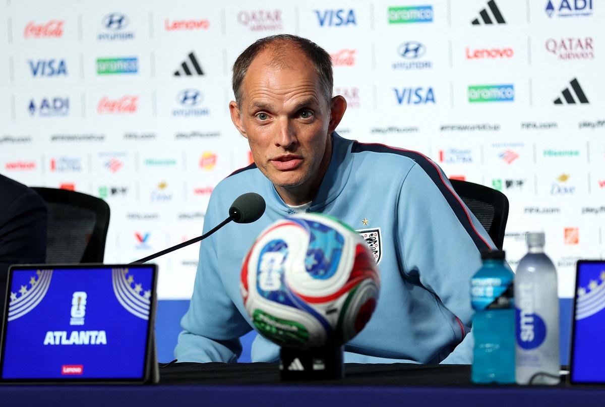 Thomas Tuchel alertou os jogadores da Sele&ccedil;&atilde;o da Inglaterra sobre a necessidade de ter "os p&eacute;s no ch&atilde;o" para evitar surpresas contra o RD Congo