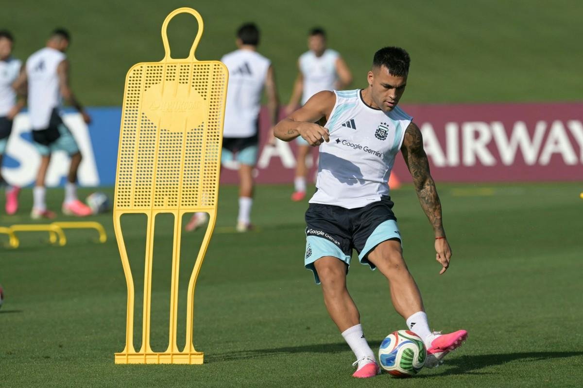 Lautaro, capit&atilde;o da Inter de Mil&atilde;o, foi titular nas tr&ecirc;s vit&oacute;rias da fase de grupos