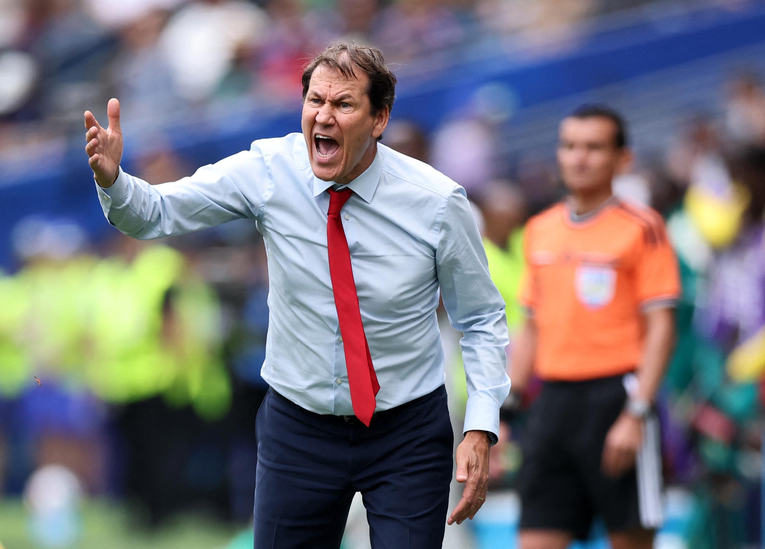 Rudi Garcia tamb&eacute;m foi muito ativo no reservado e ajudou a levar a B&eacute;lgica as oitavas de final da Copa do Mundo 2026