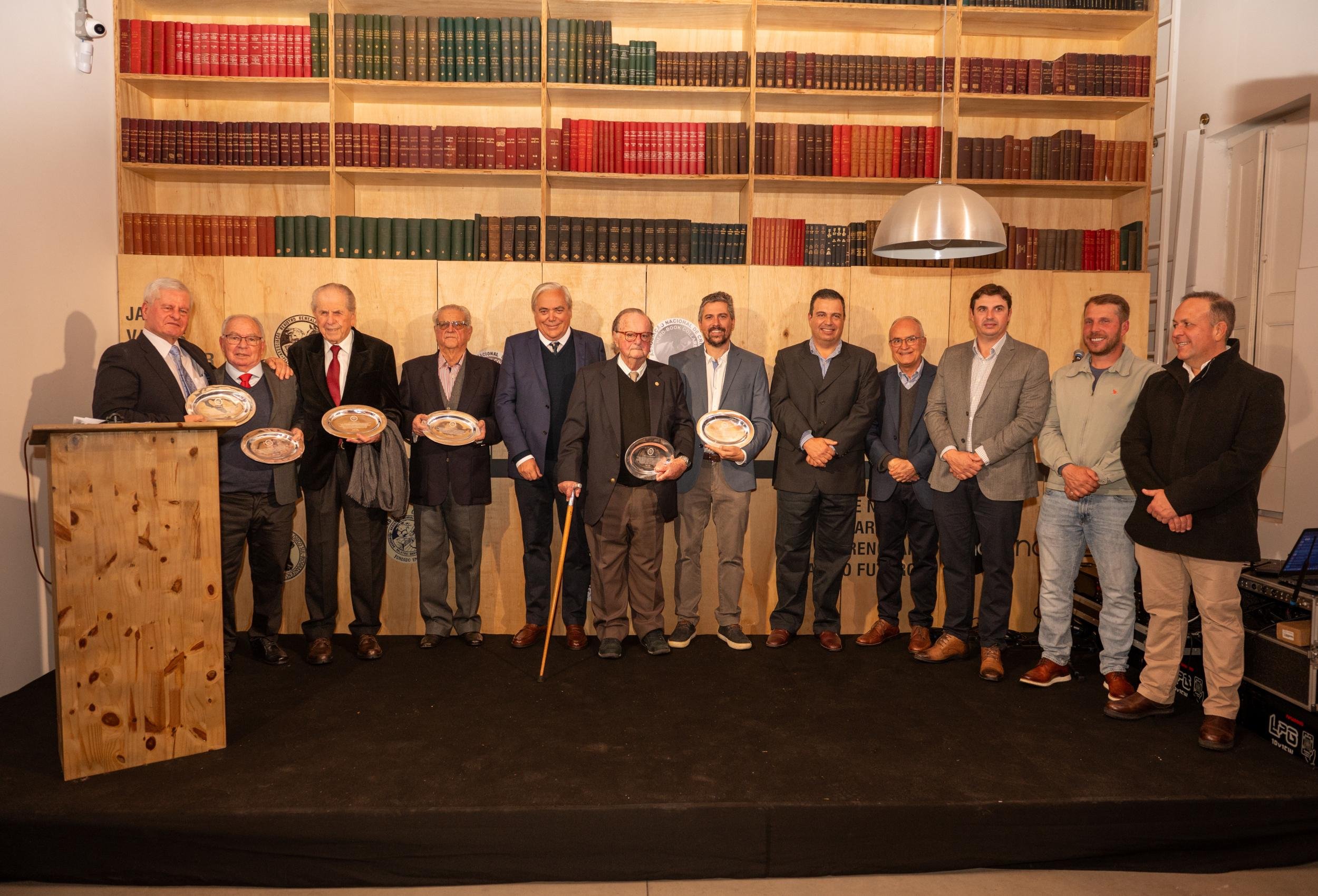 Solenidade de comemora&ccedil;&atilde;o, na Fenagen em Pelotas, teve homenagem a ex-presidentes e colaboradores que participaram da trajet&oacute;ria institucional