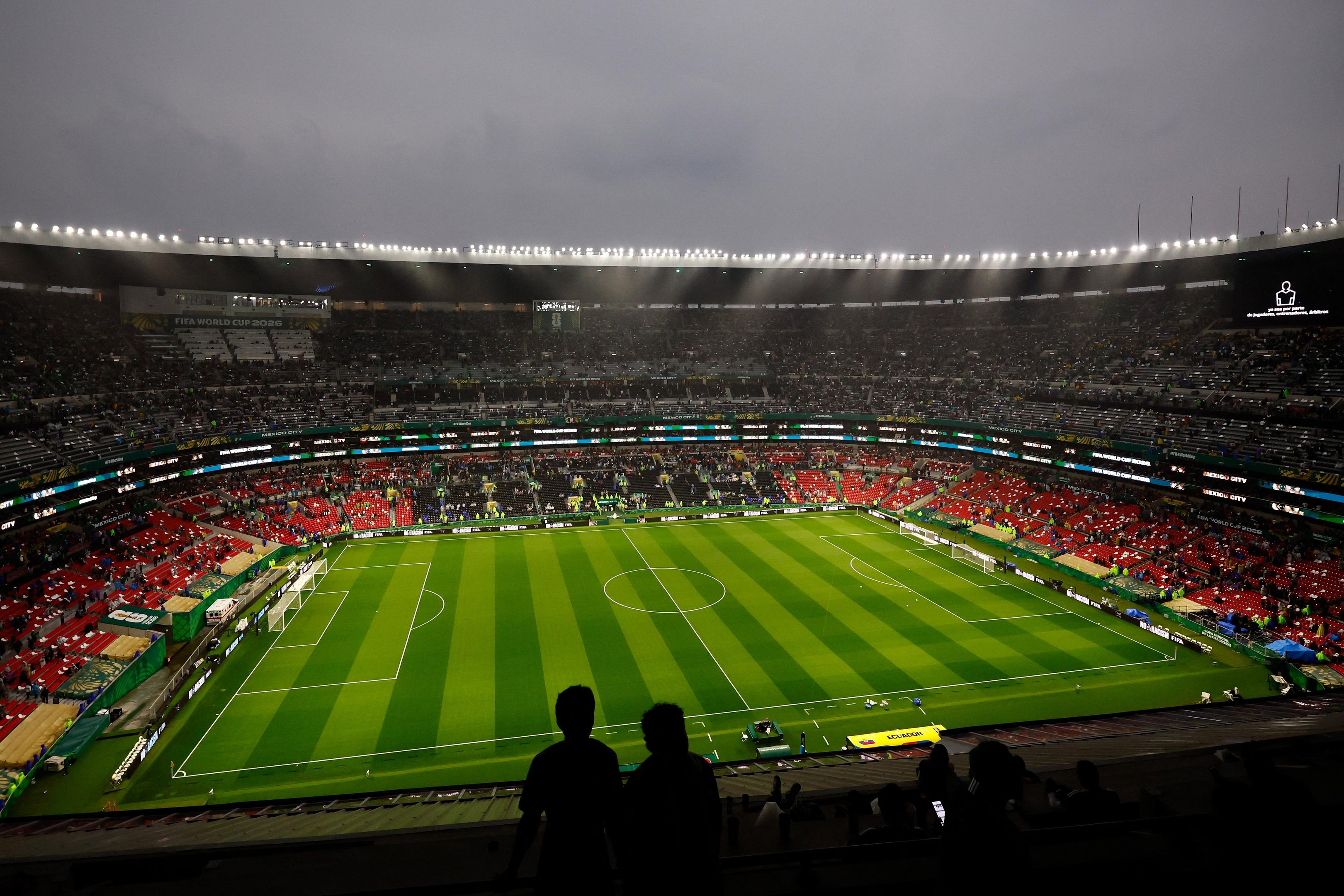 Azteca ser&aacute; palco e Inglaterra x M&eacute;xico