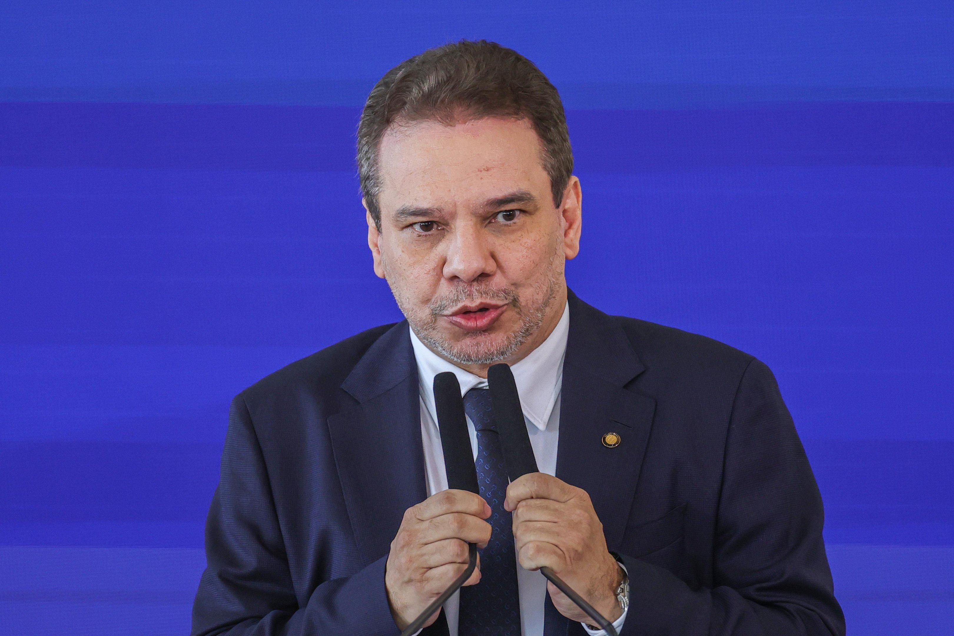 As na&ccedil;&otilde;es devem sofisticar seus mecanismos de combate ao crime organizado, desde que essa soberania do outro pa&iacute;s seja respeitada, afirma Wellington C&eacute;sar Lima e Silva