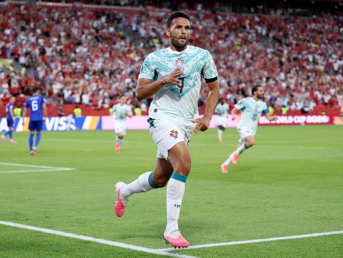 Gon&ccedil;alo Ramos saiu do banco de reservas de Portugal para marcar o gol contra a Cro&aacute;cia que garantiu a classifica&ccedil;&atilde;o para as oitavas de final da Copa do Mundo