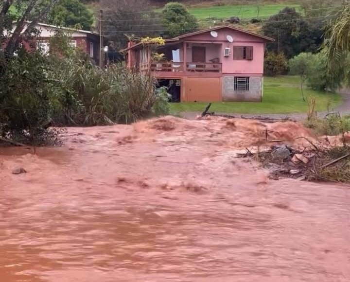 Dos 2,4 mil quil&ocirc;metros de estradas que levam ao interior de Sananduva h&aacute; pelo menos 50 pontos de interrup&ccedil;&atilde;o