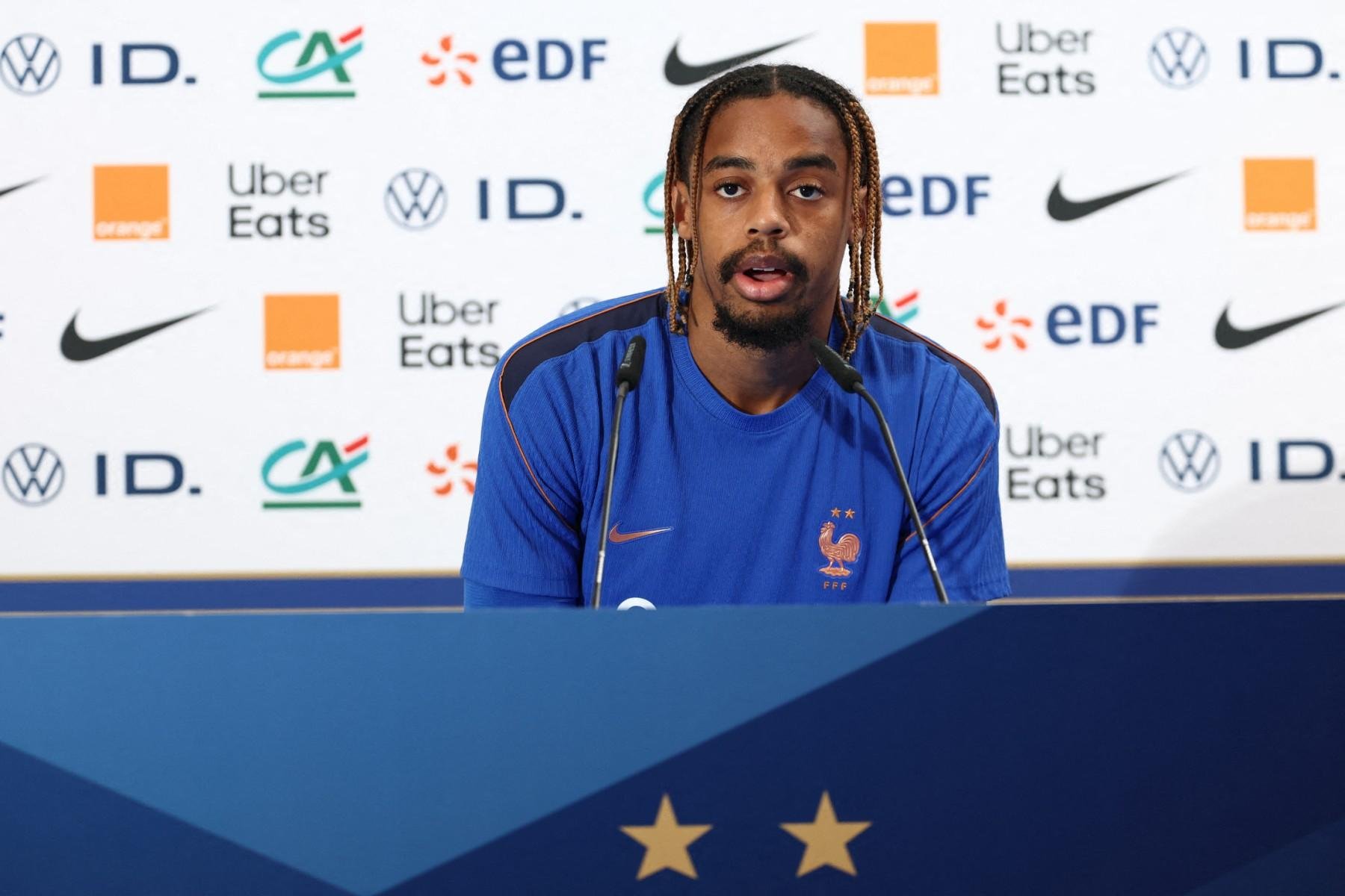 Barcola marcou o segundo gol da classifica&ccedil;&atilde;o da Fran&ccedil;a sobre a Su&eacute;cia por 3 a 0