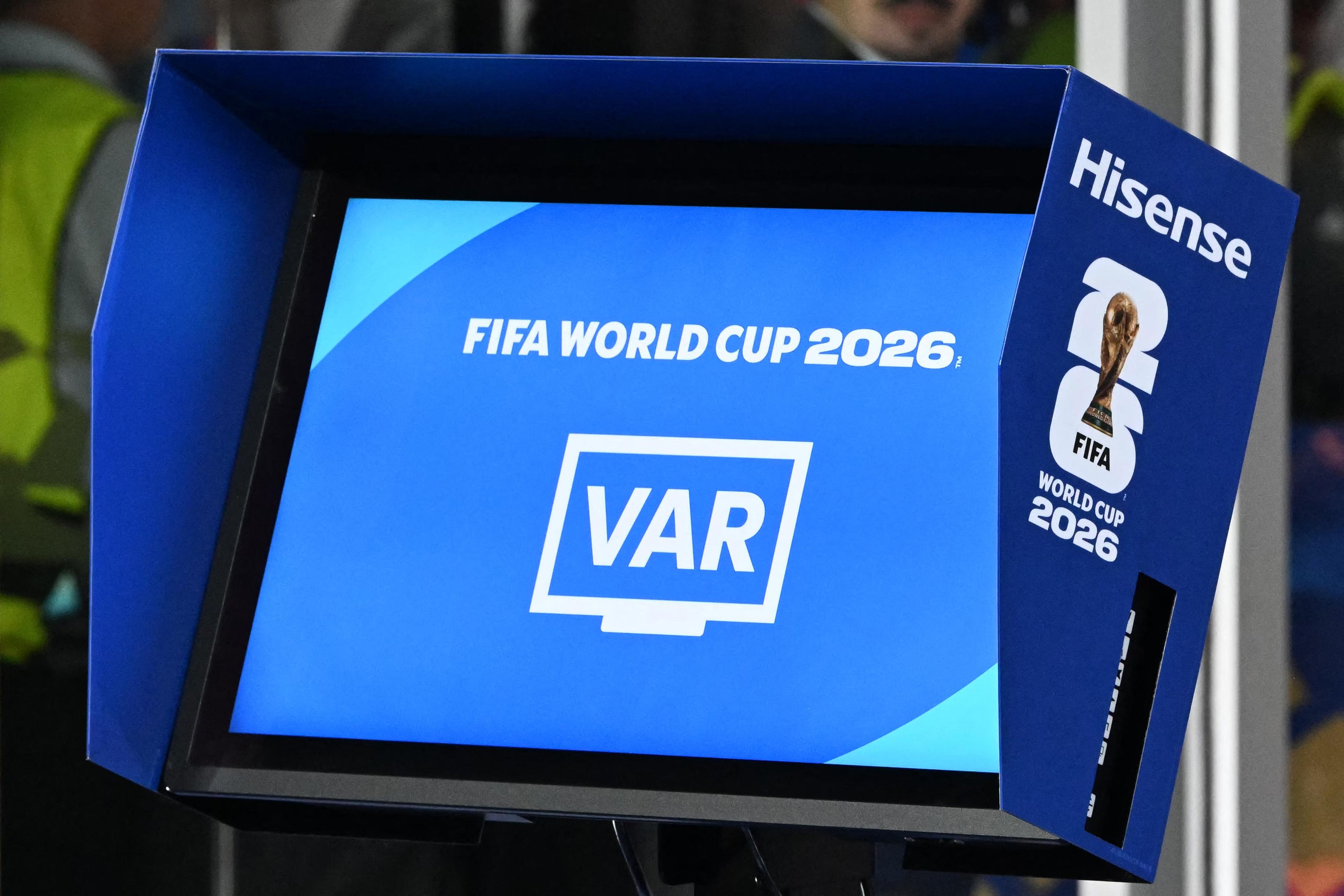Tecnologia est&aacute; assumindo o protagonismo na arbitragem da Copa do Mundo, atraindo elogios e cr&iacute;ticas