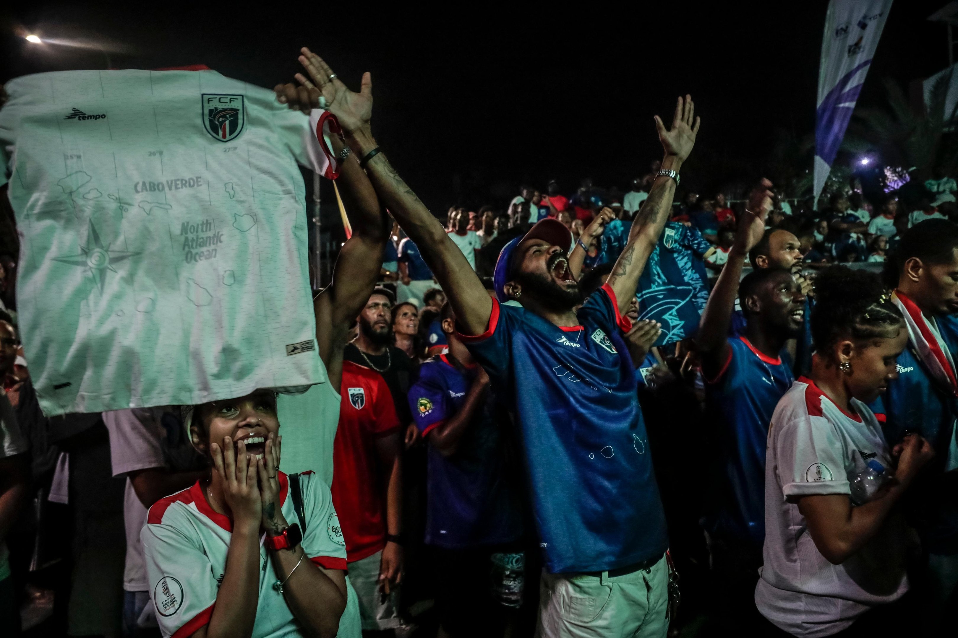 Derrota de Cabo Verde para a Argentina na prorroga&ccedil;&atilde;o foi celebrada na madrugada em Praia como se fosse uma vit&oacute;ria