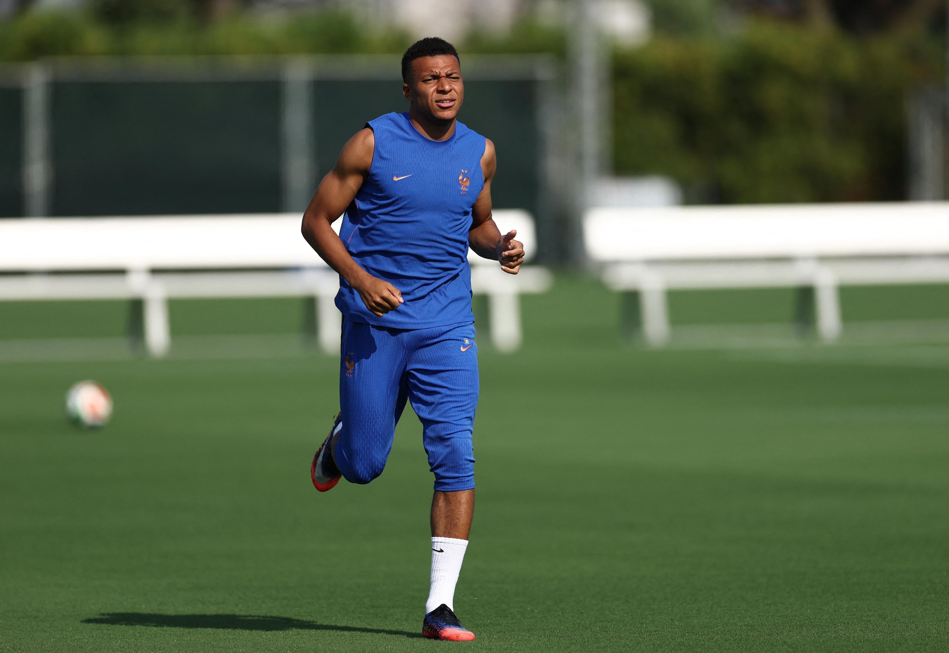 Sele&ccedil;&atilde;o francesa treinou sob um calor de 38&deg;C