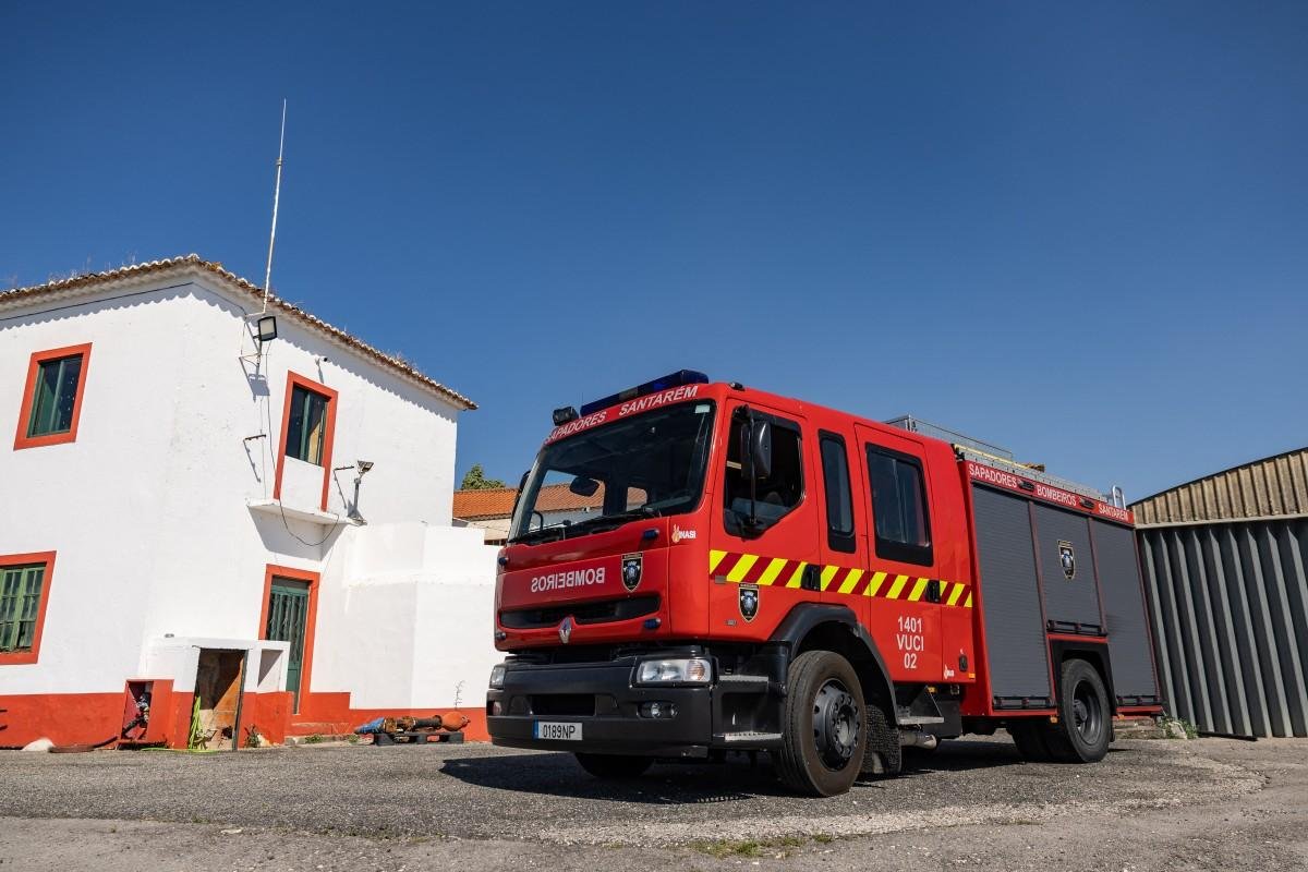 Atingido por uma intensa onda de calor, Portugal enfrenta os seus primeiros grandes inc&ecirc;ndios florestais do ver&atilde;o