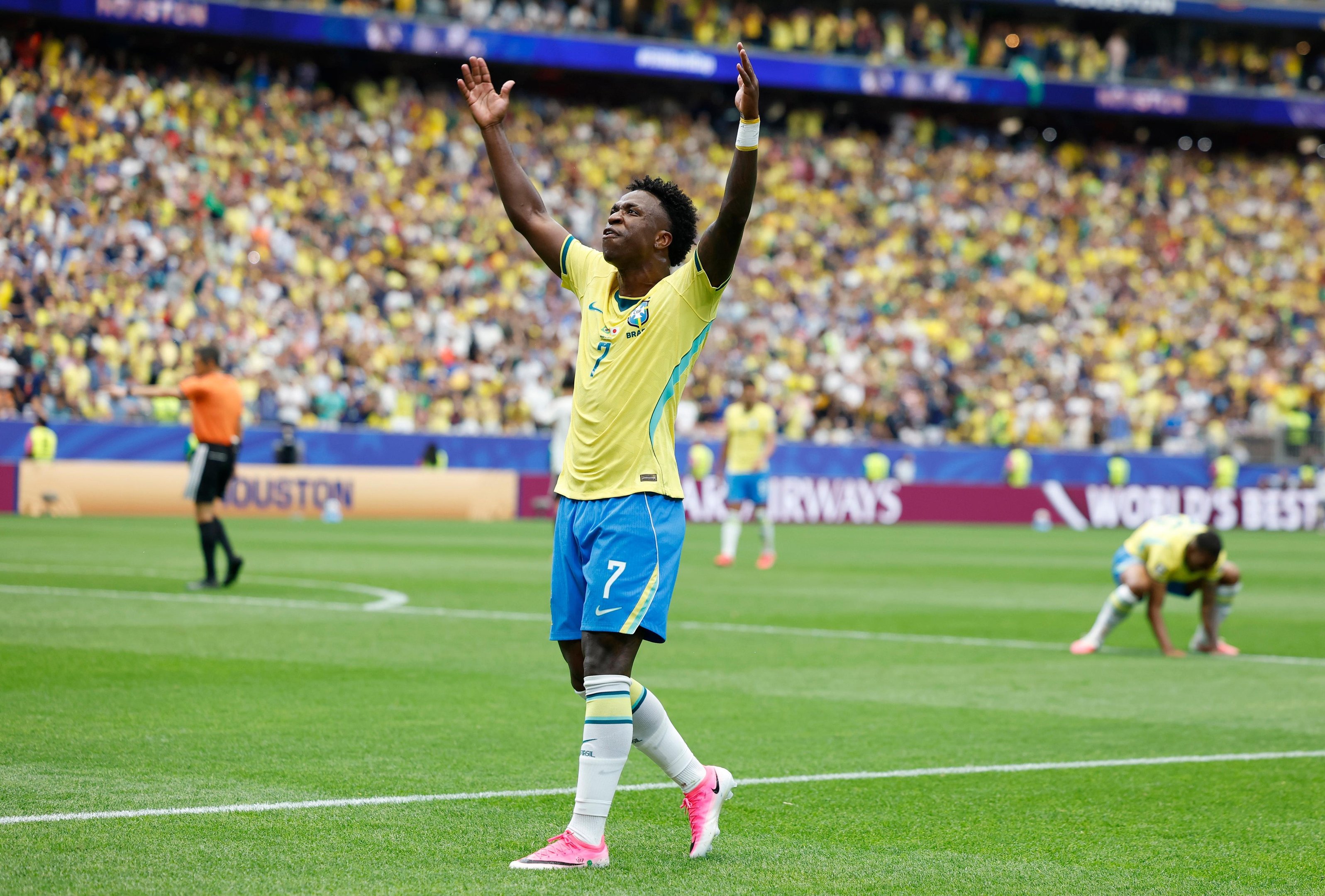 Os jogos das oitavas de final seguem at&eacute; a pr&oacute;xima ter&ccedil;a-feira (7)